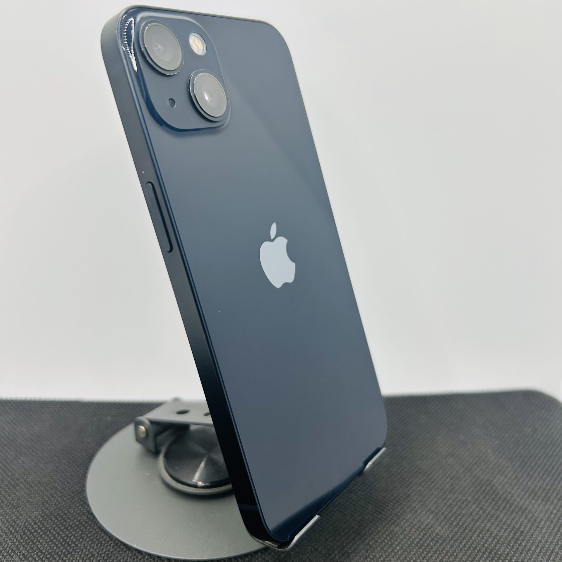 Apple iPhone 13 128GB Midnight (Condition: Good) - Image 7