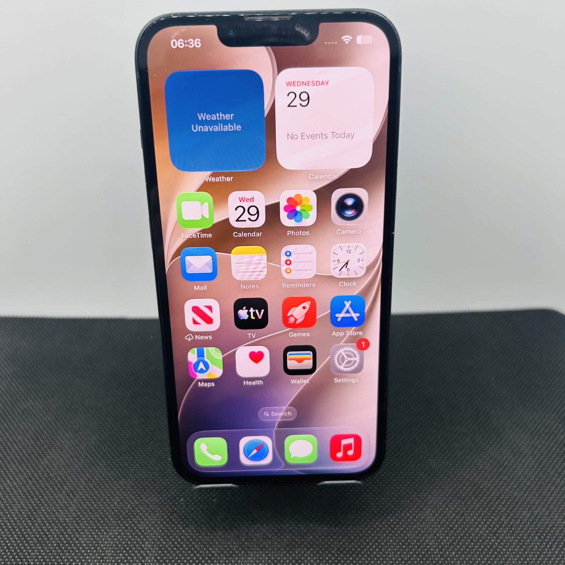 Apple iPhone 13 128GB Midnight (Condition: Good) - Image 2