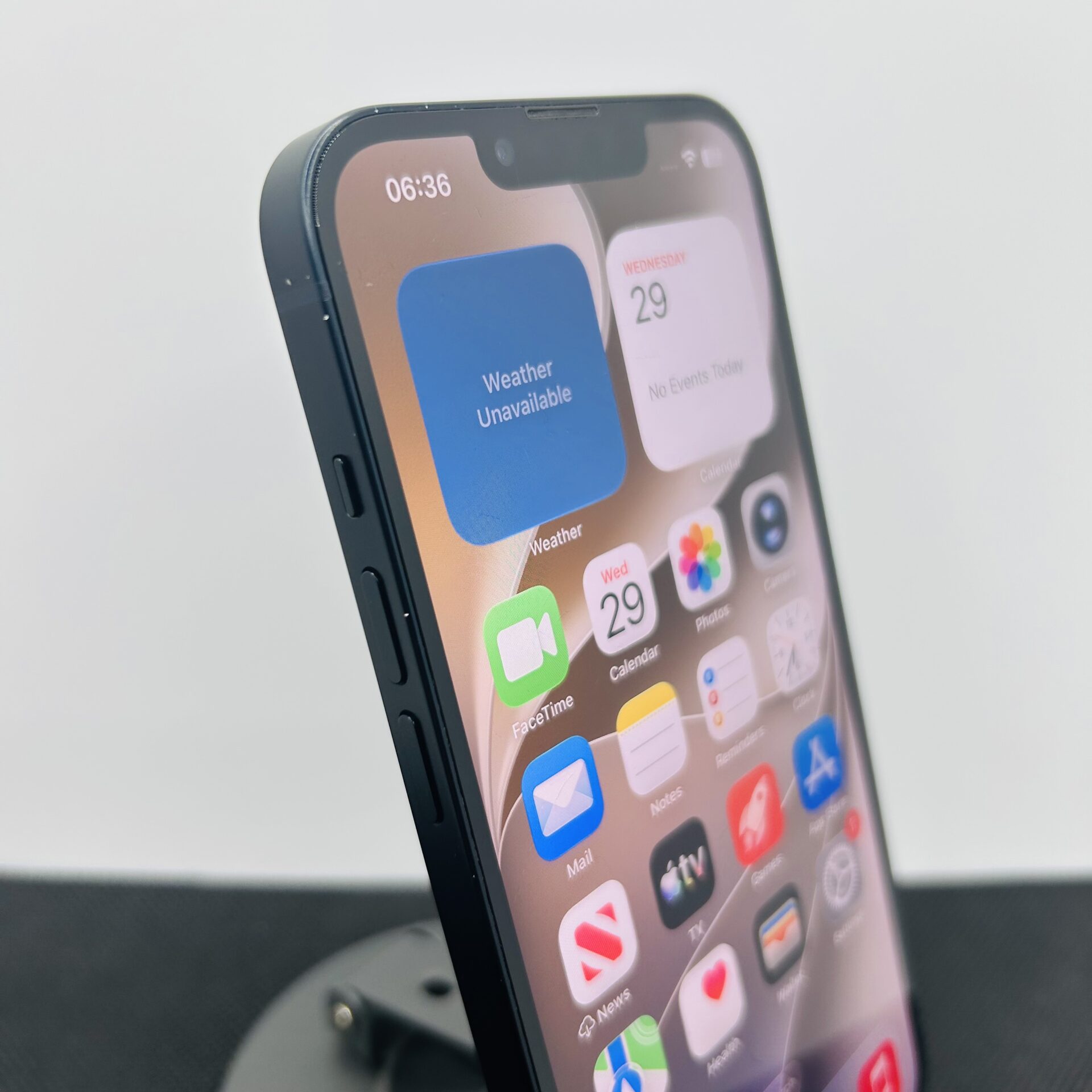 Apple iPhone 13 128GB Midnight (Condition: Good) - Image 6