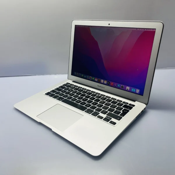 Apple MacBook Air 13-inch 