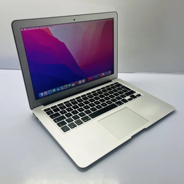 Apple MacBook Air 13-inch 