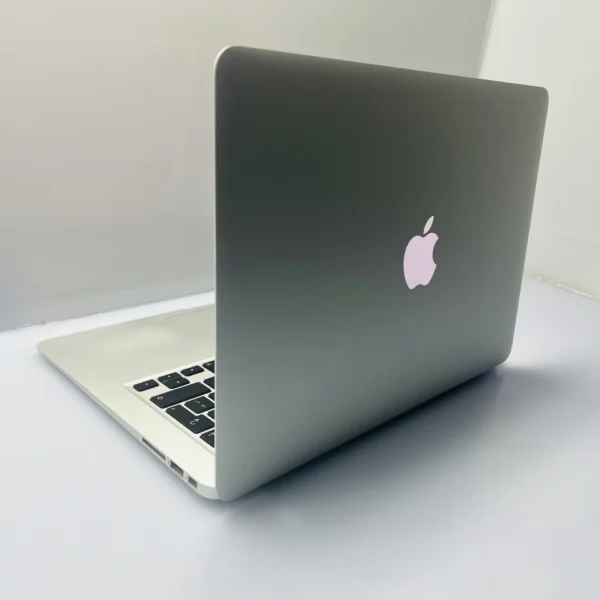 Apple MacBook Air 13-inch 
