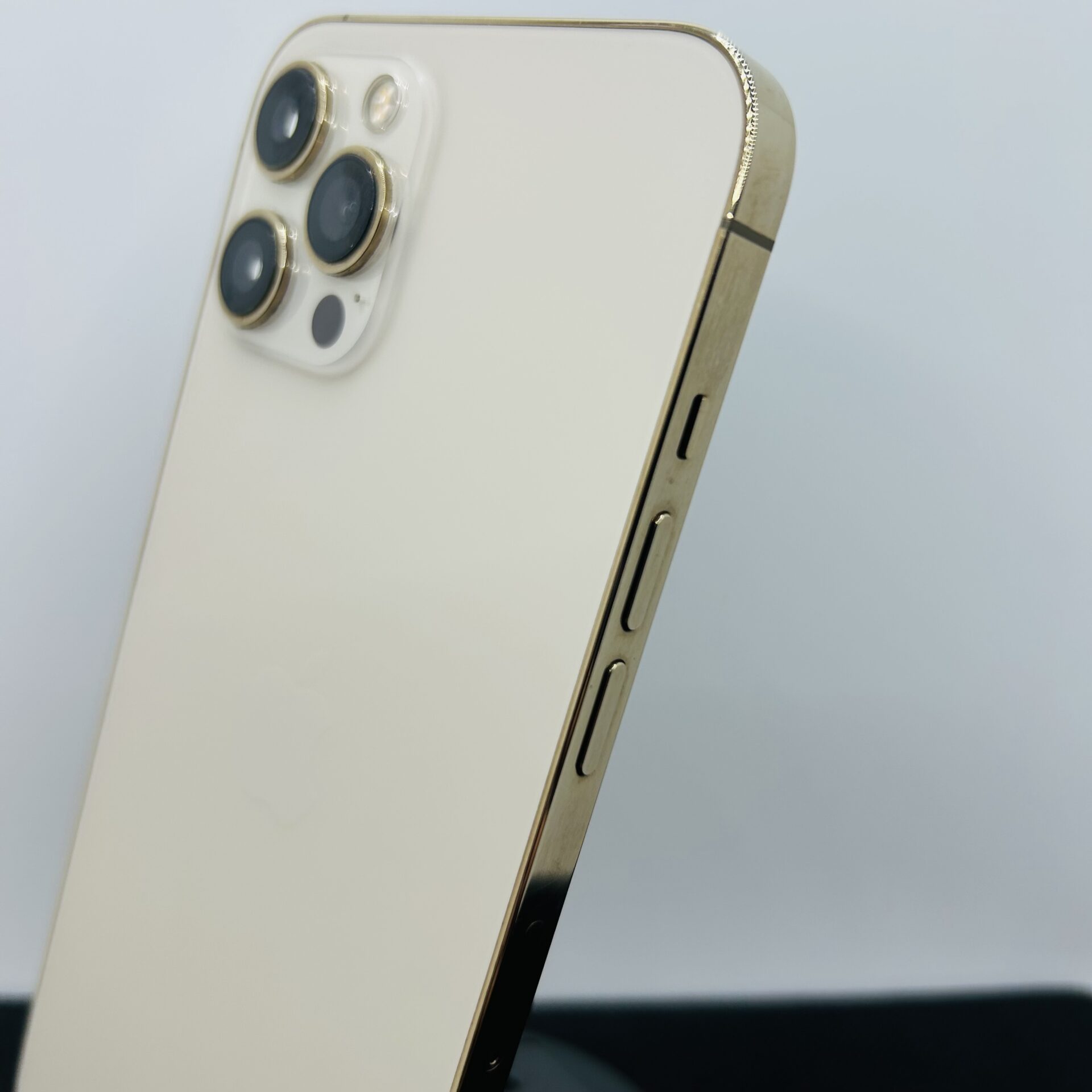 Apple iPhone 12 Pro Max 256GB Gold (Condition: Good) - Image 10
