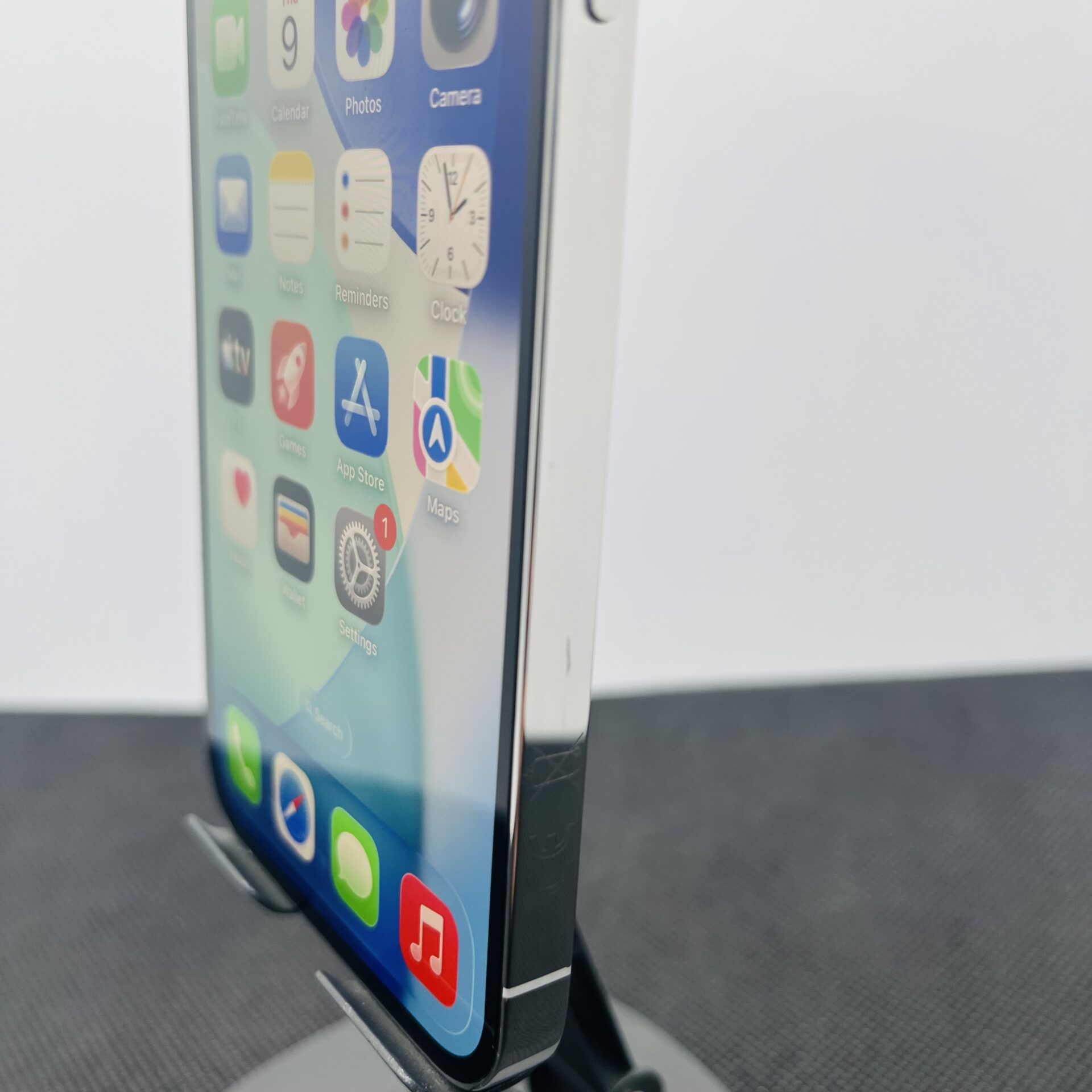 Apple iPhone 12 Pro 128GB Silver (Condition: Excellent) - Image 4