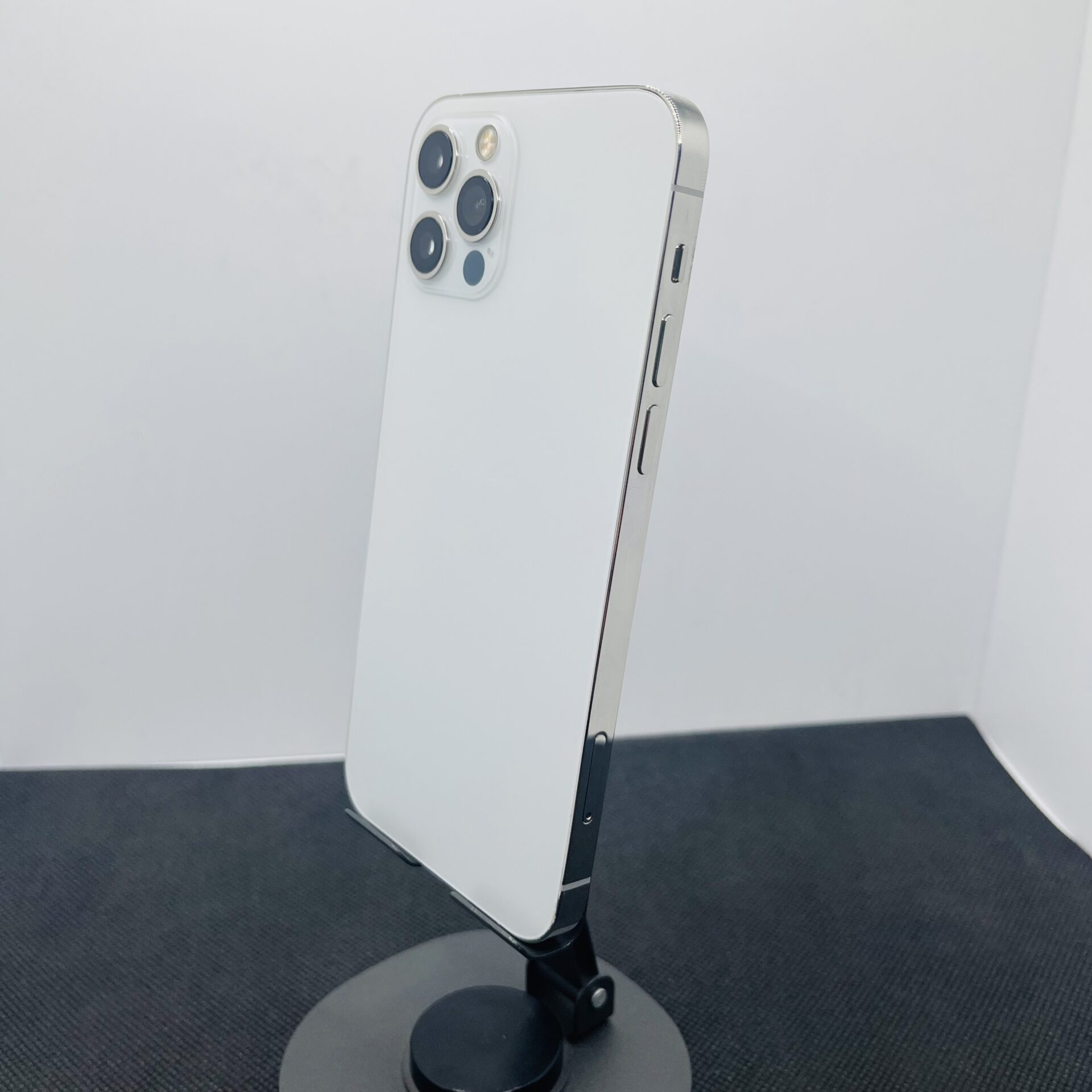 Apple iPhone 12 Pro 128GB Silver (Condition: Excellent) - Image 7