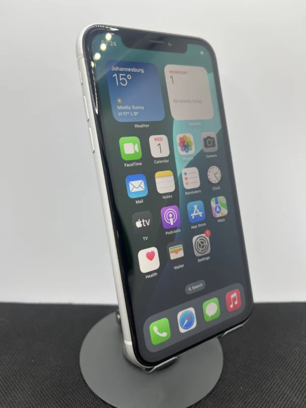 Apple iPhone XR 128GB White - Bright Spot (Condition: Good) | Epic