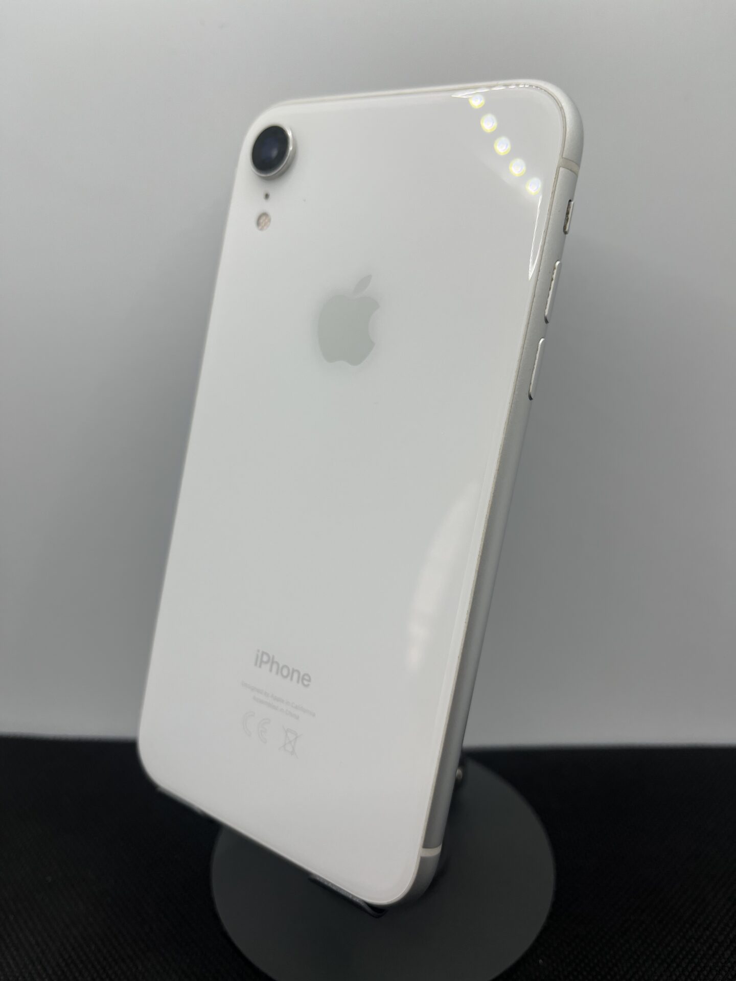 Apple iPhone XR 128GB White - Bright Spot (Condition: Good) | Epic