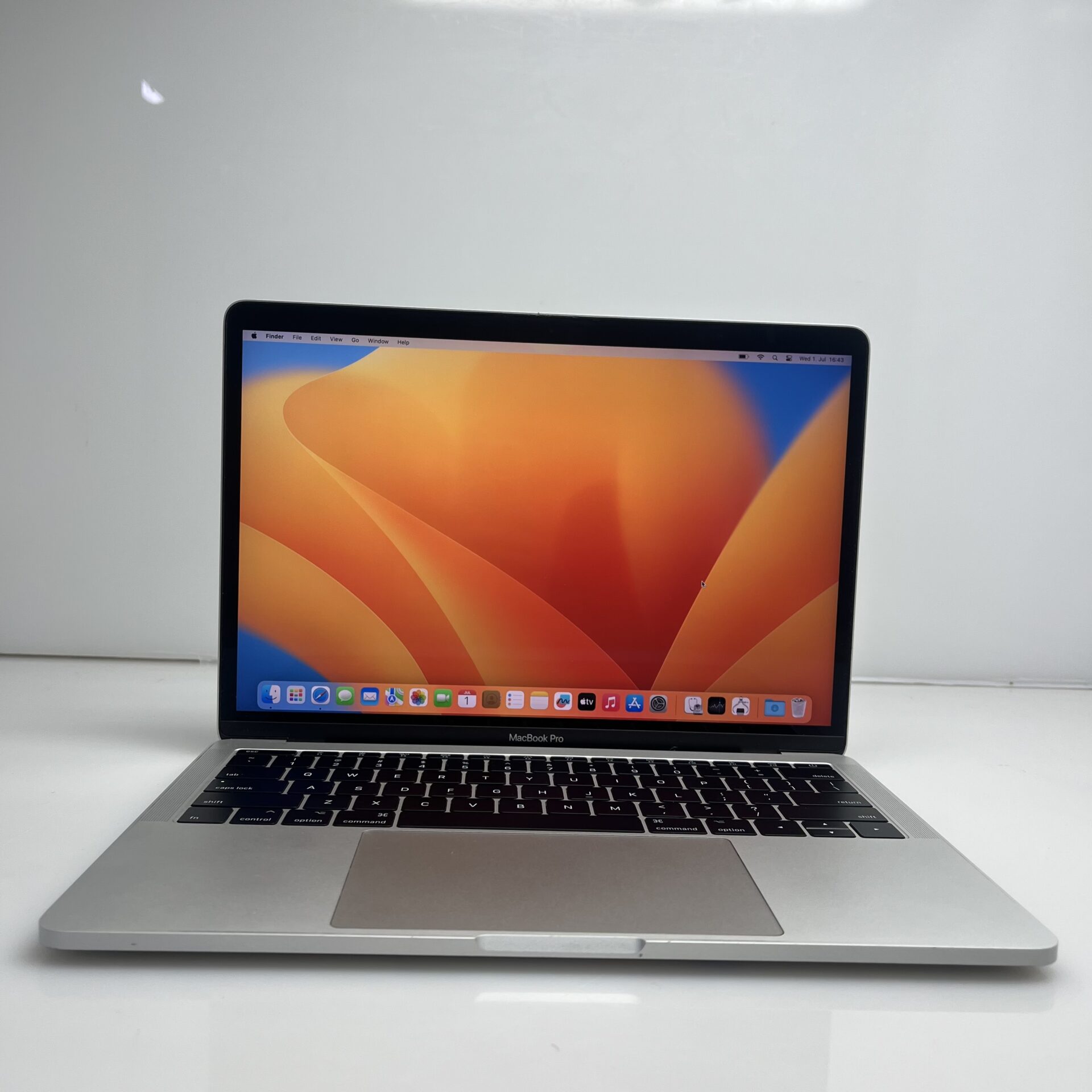 Apple MacBook Pro 13-inch "Core i5" 2.3 GHz (2017) 8GB RAM 128GB SSD Silver - Cracked LCD Panel (Condition: Good) - Image 2