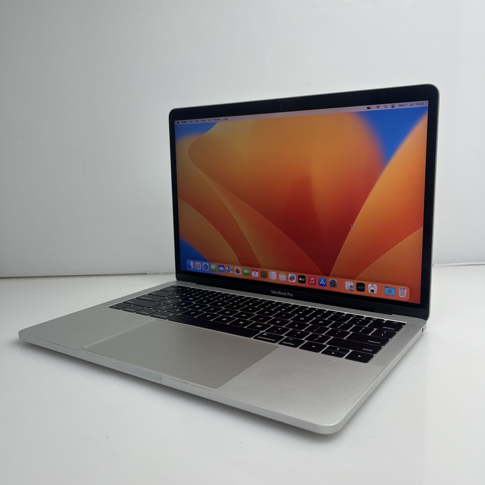 Apple MacBook Pro 13-inch "Core i5" 2.3 GHz (2017) 8GB RAM 128GB SSD Silver - Cracked LCD Panel (Condition: Good) - Image 4