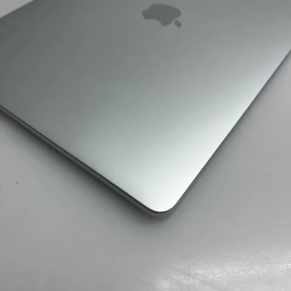 Apple MacBook Pro 13-inch 
