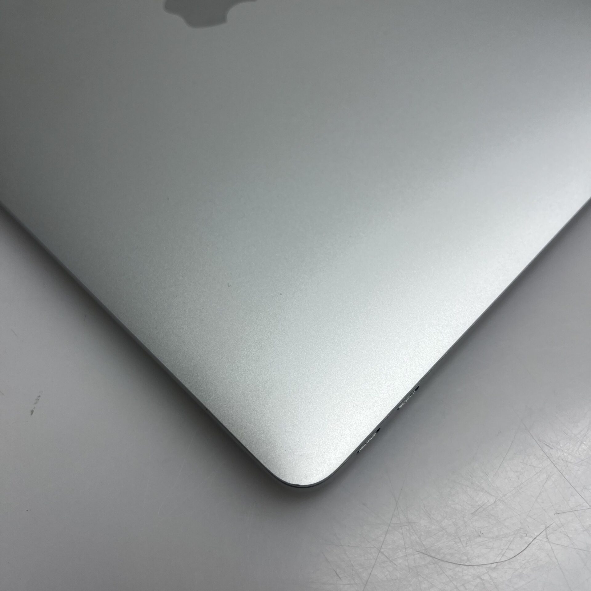 Apple MacBook Pro 13-inch "Core i5" 2.3 GHz (2017) 8GB RAM 128GB SSD Silver - Cracked LCD Panel (Condition: Good) - Image 6