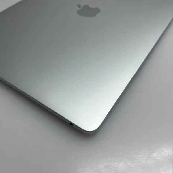 Apple MacBook Pro 13-inch 