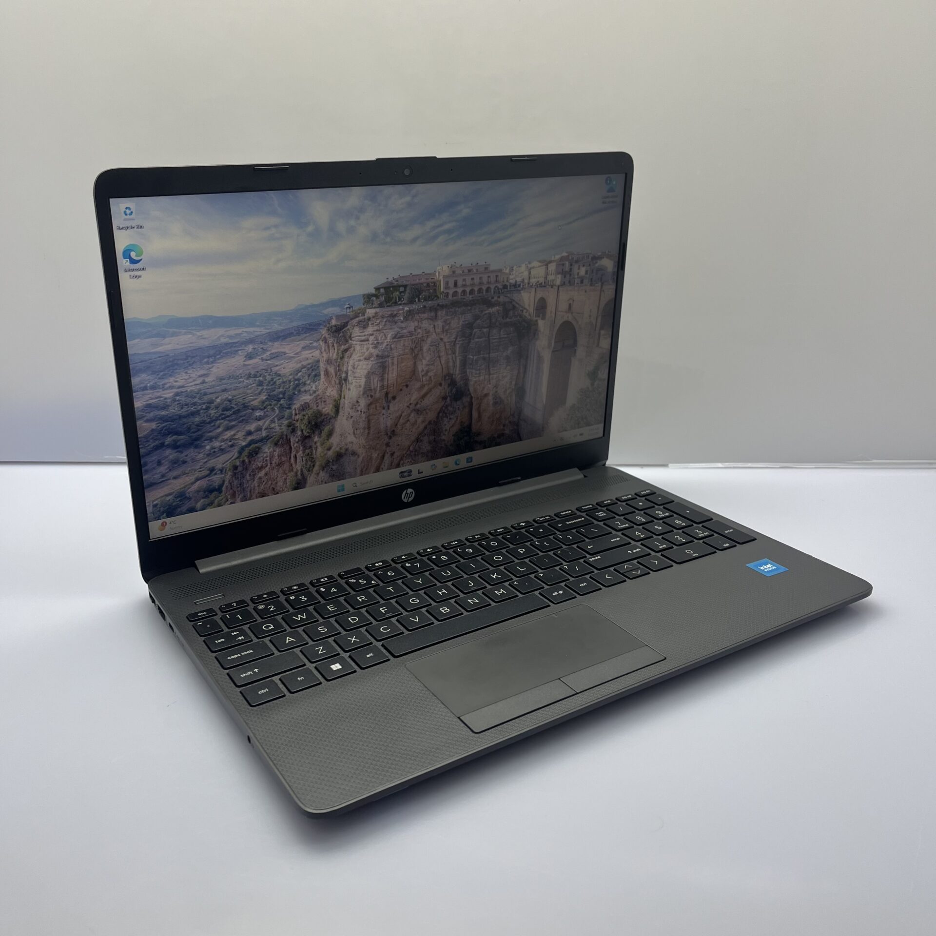 HP 250 G9 "Celeron N4500" 1.10GHz 8GB RAM 256GB SSD NVMe Grey (Condition: Good) - Image 3