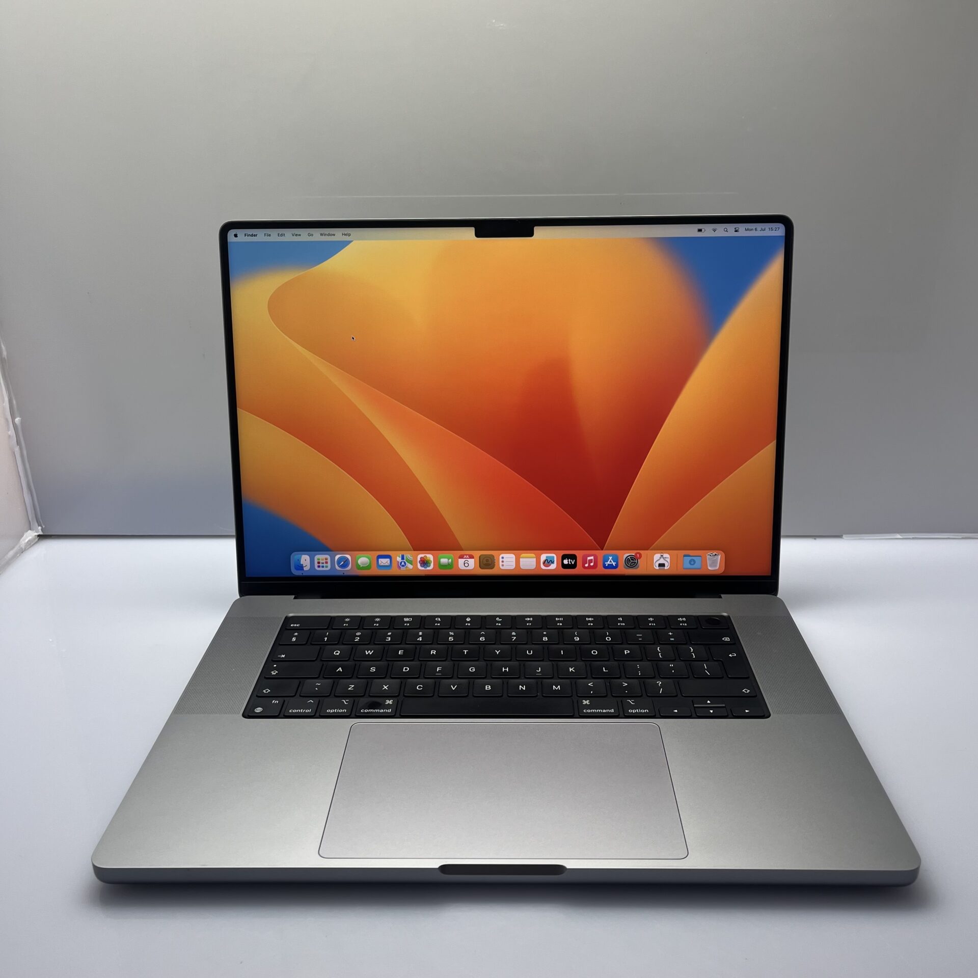 Apple MacBook Pro 16-inch "M1 Max" 10CPU/32GPU 32GB RAM 1TB SSD Space Gray (Condition: Good) - Image 2