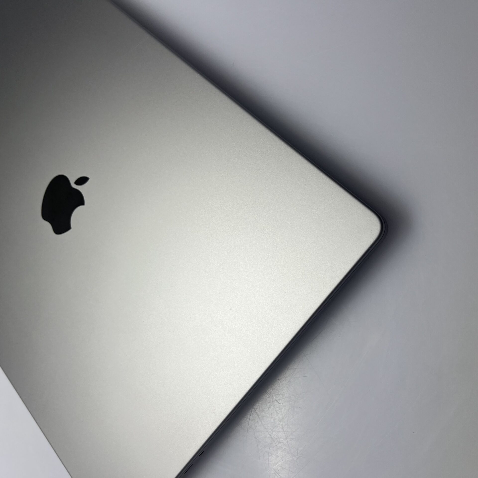 Apple MacBook Pro 16-inch "M1 Max" 10CPU/32GPU 32GB RAM 1TB SSD Space Gray (Condition: Good) - Image 5