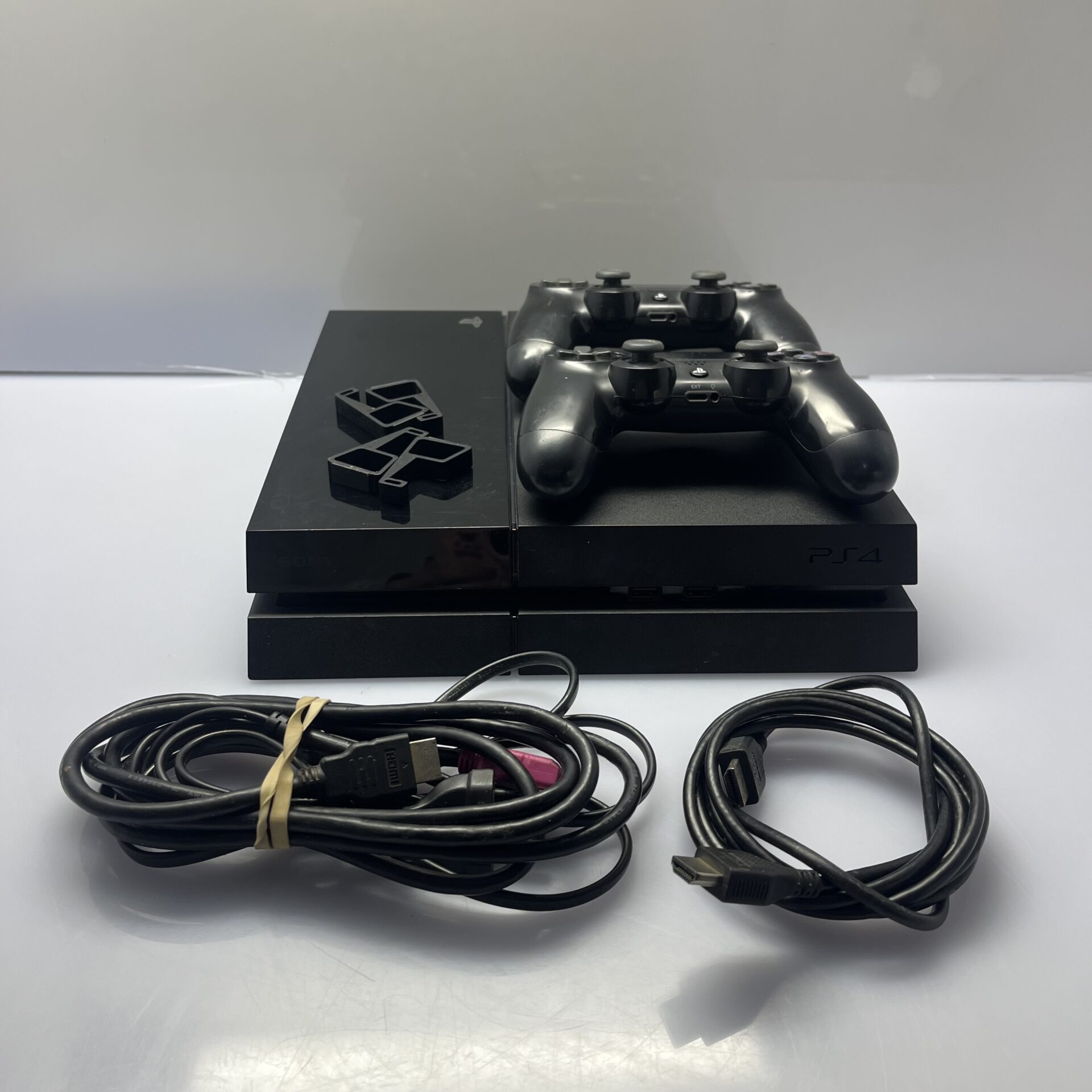 Sony PlayStation 4 Original 1TB Black (Condition: Good) - Image 2