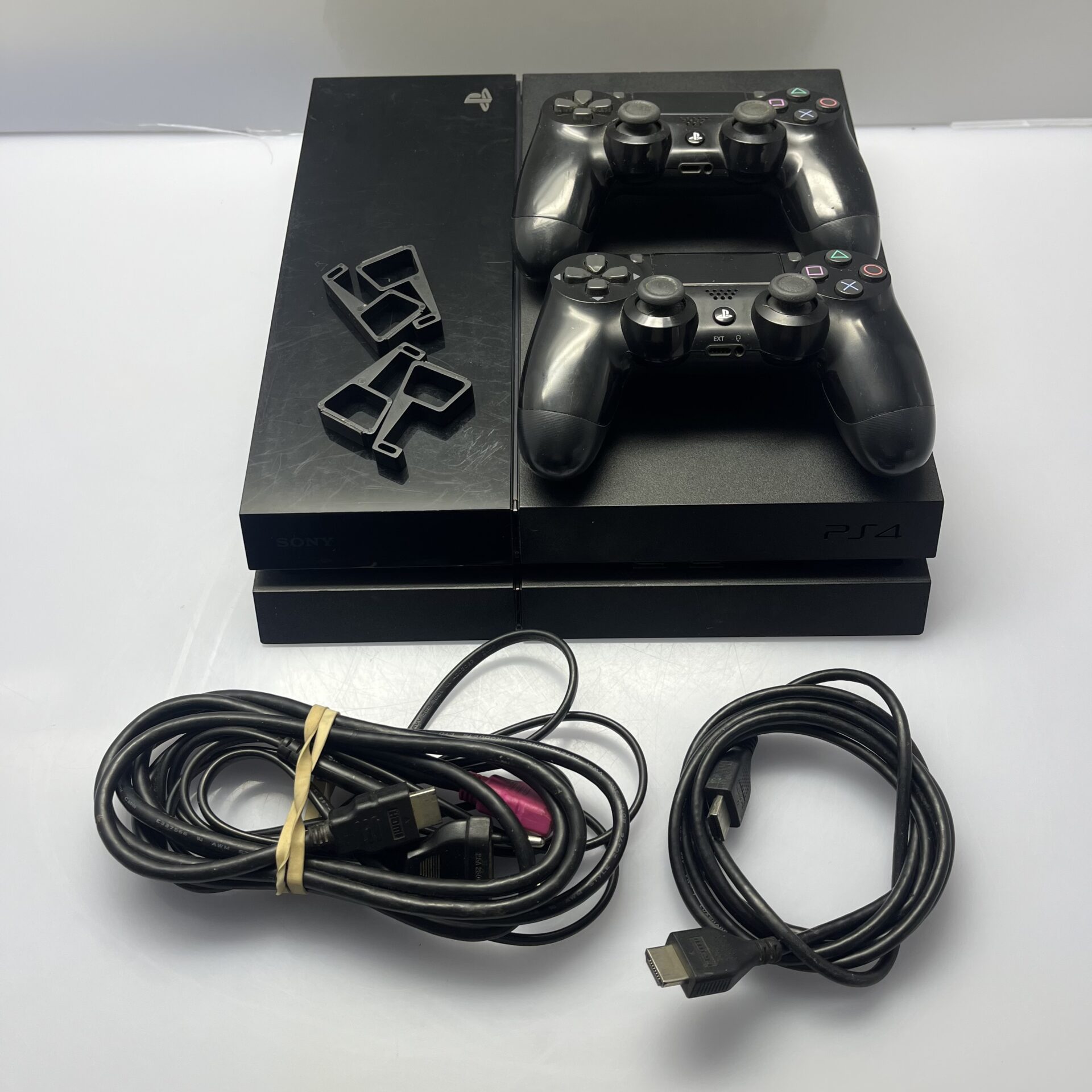 Sony PlayStation 4 Original 1TB Black (Condition: Good) - Image 3