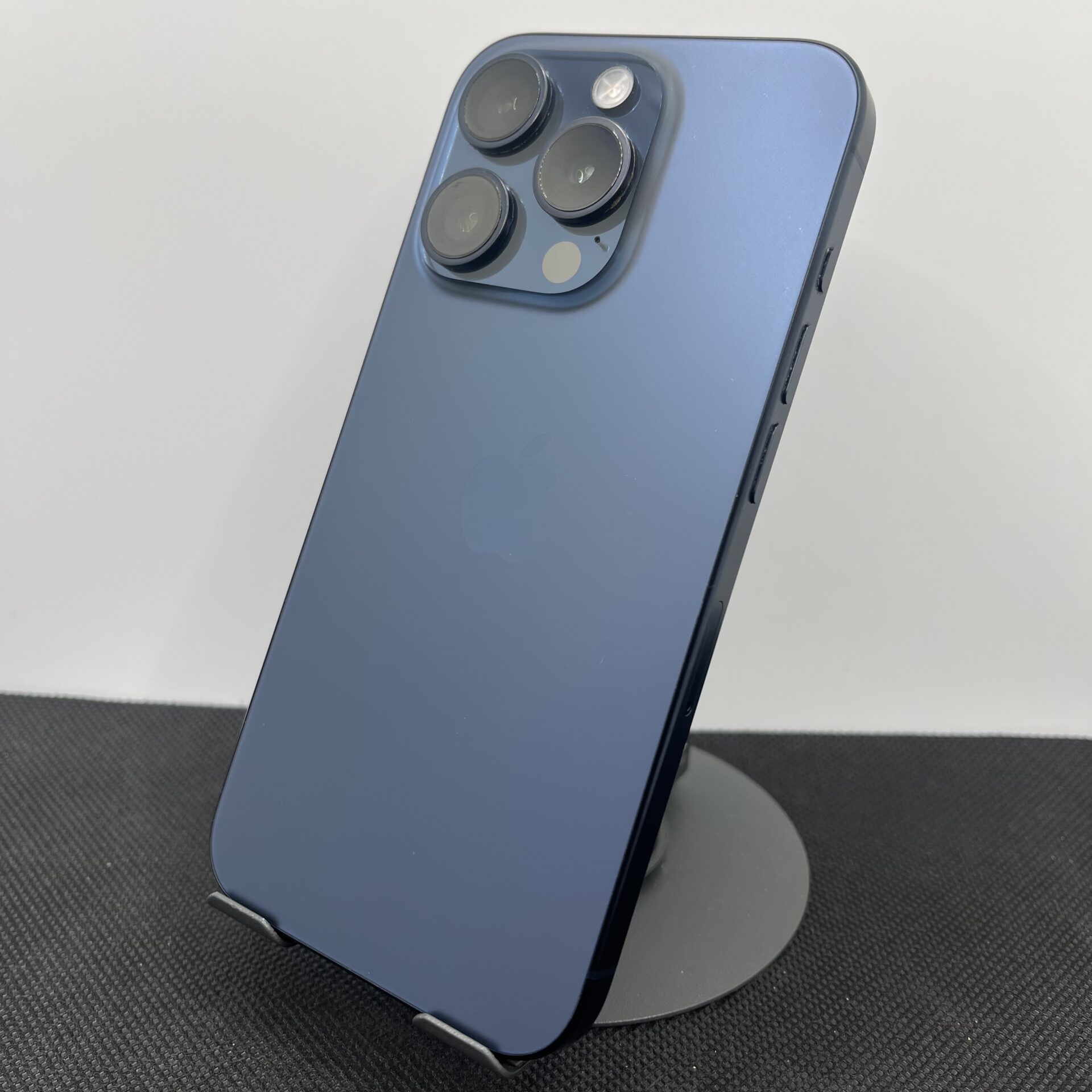 Apple iPhone 15 Pro 128GB Blue Titanium (Condition: Good) - Image 8