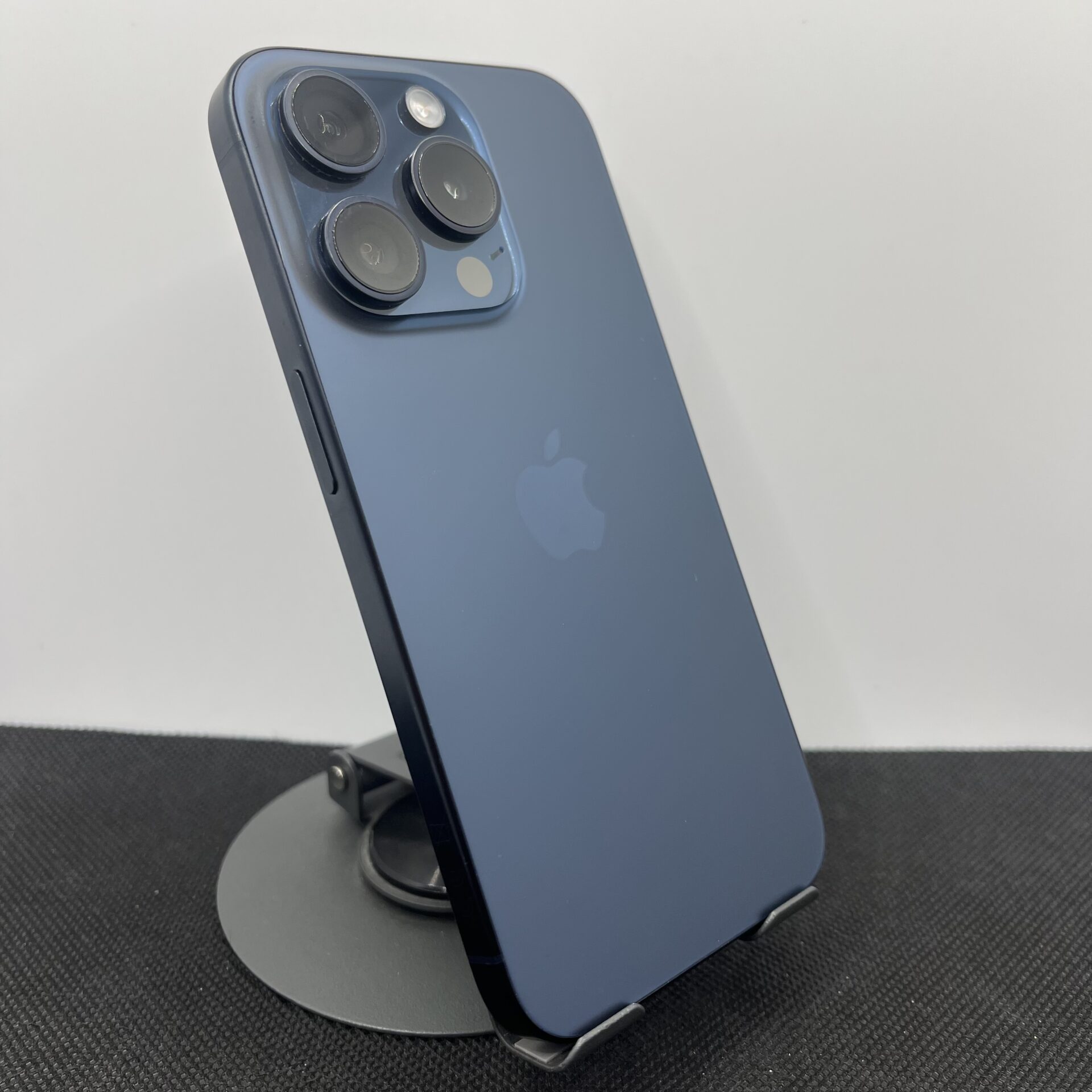 Apple iPhone 15 Pro 128GB Blue Titanium (Condition: Good) - Image 7