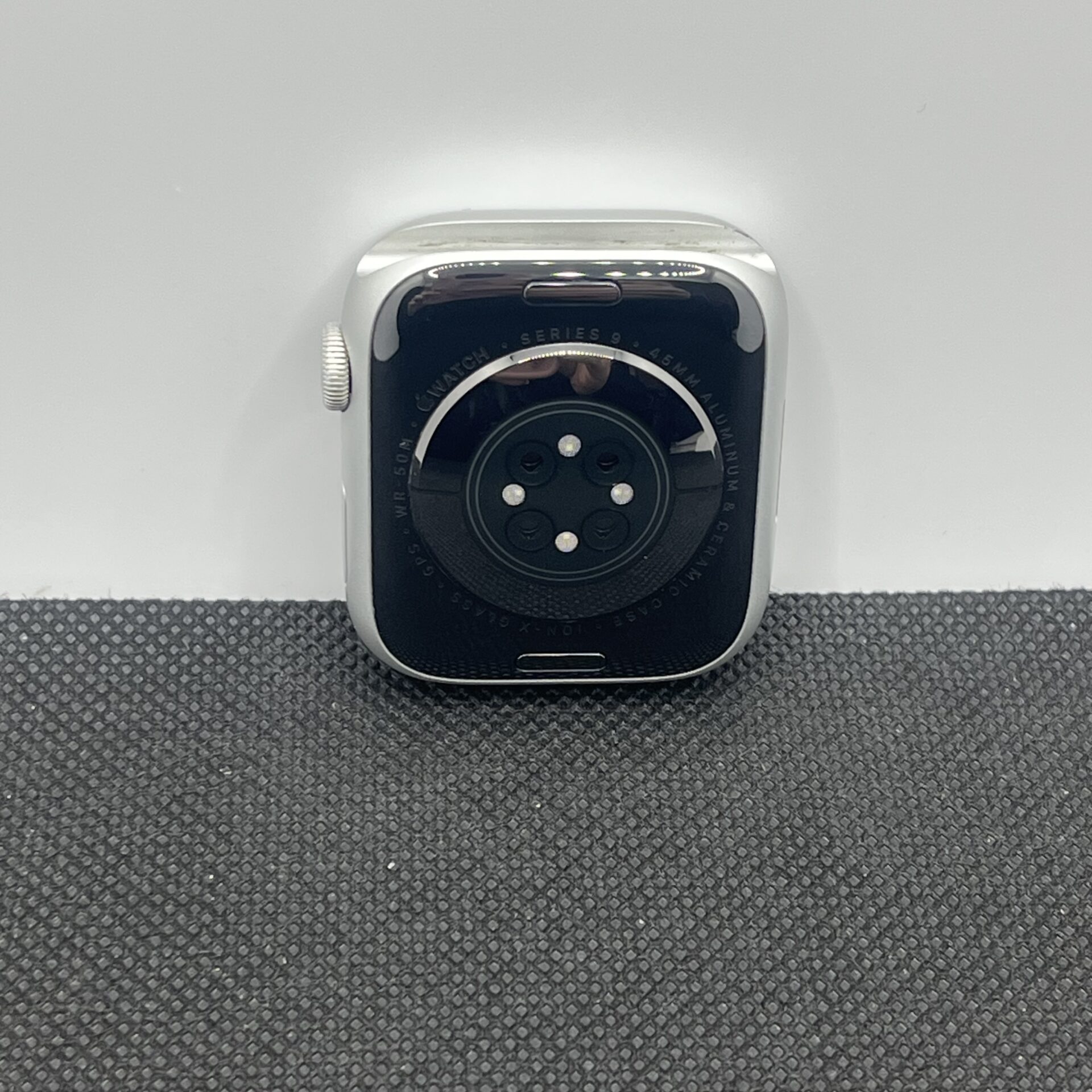 Apple Watch Series 9 45mm GPS Only Silver (Condition: Good) - Image 3