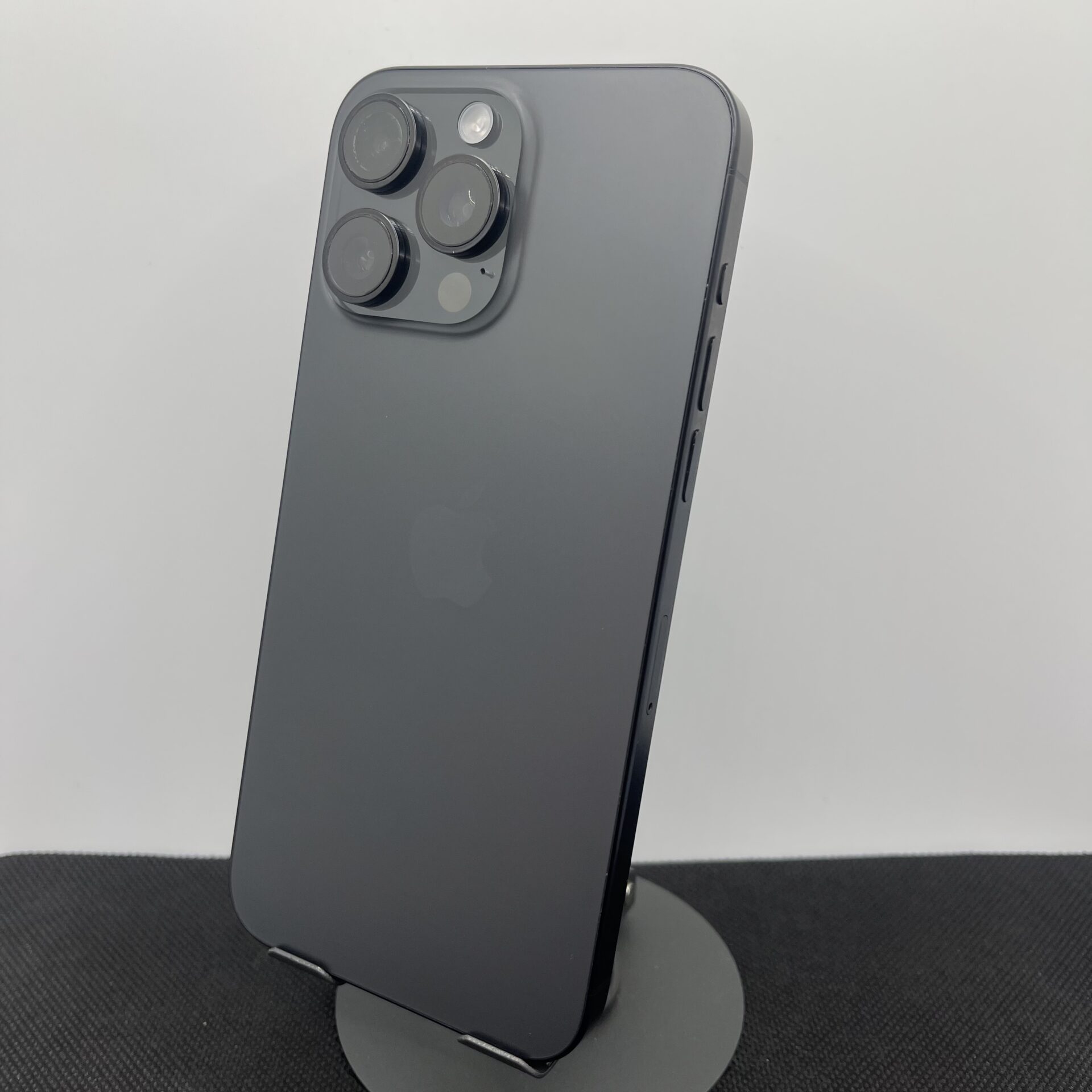 Apple iPhone 15 Pro Max 256GB Black Titanium (Condition: Good) - Image 8