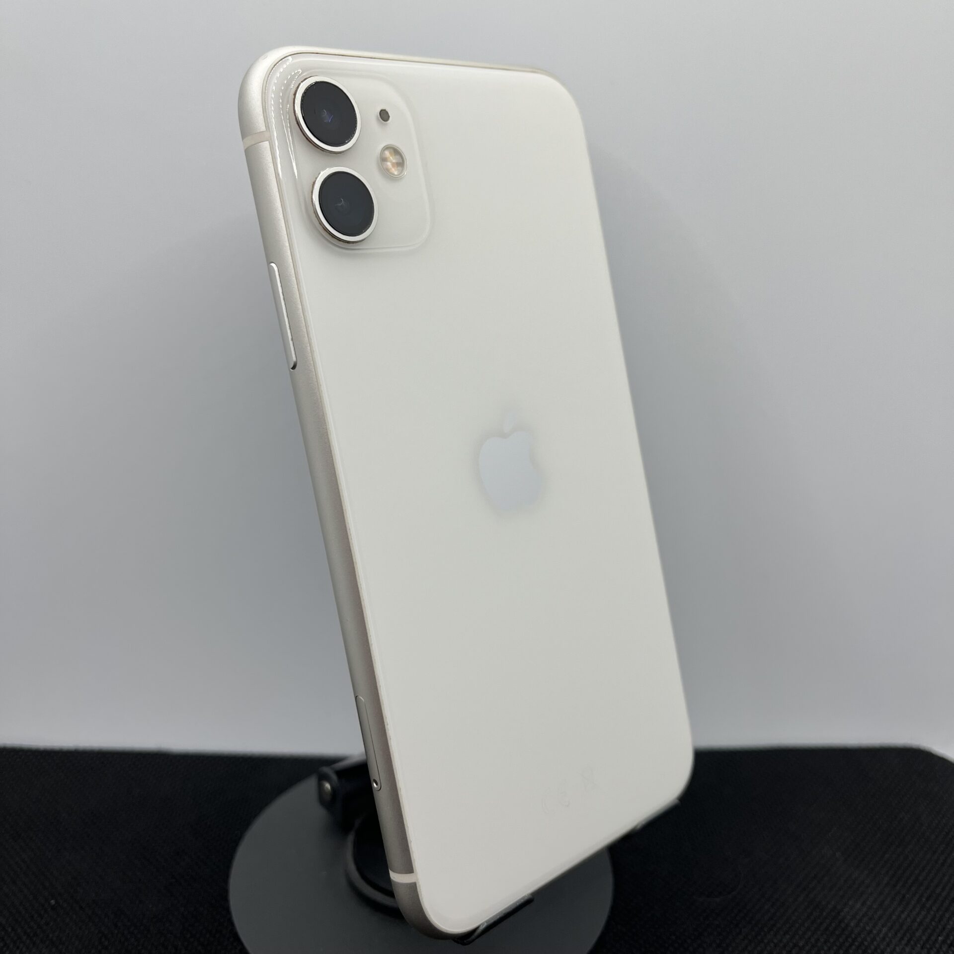 Apple iPhone 11 128GB White (Condition: Good) - Image 7
