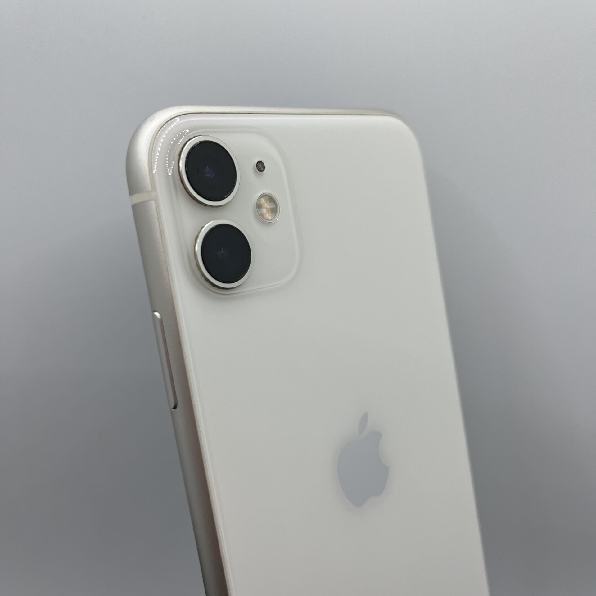Apple iPhone 11 128GB White (Condition: Good) - Image 8