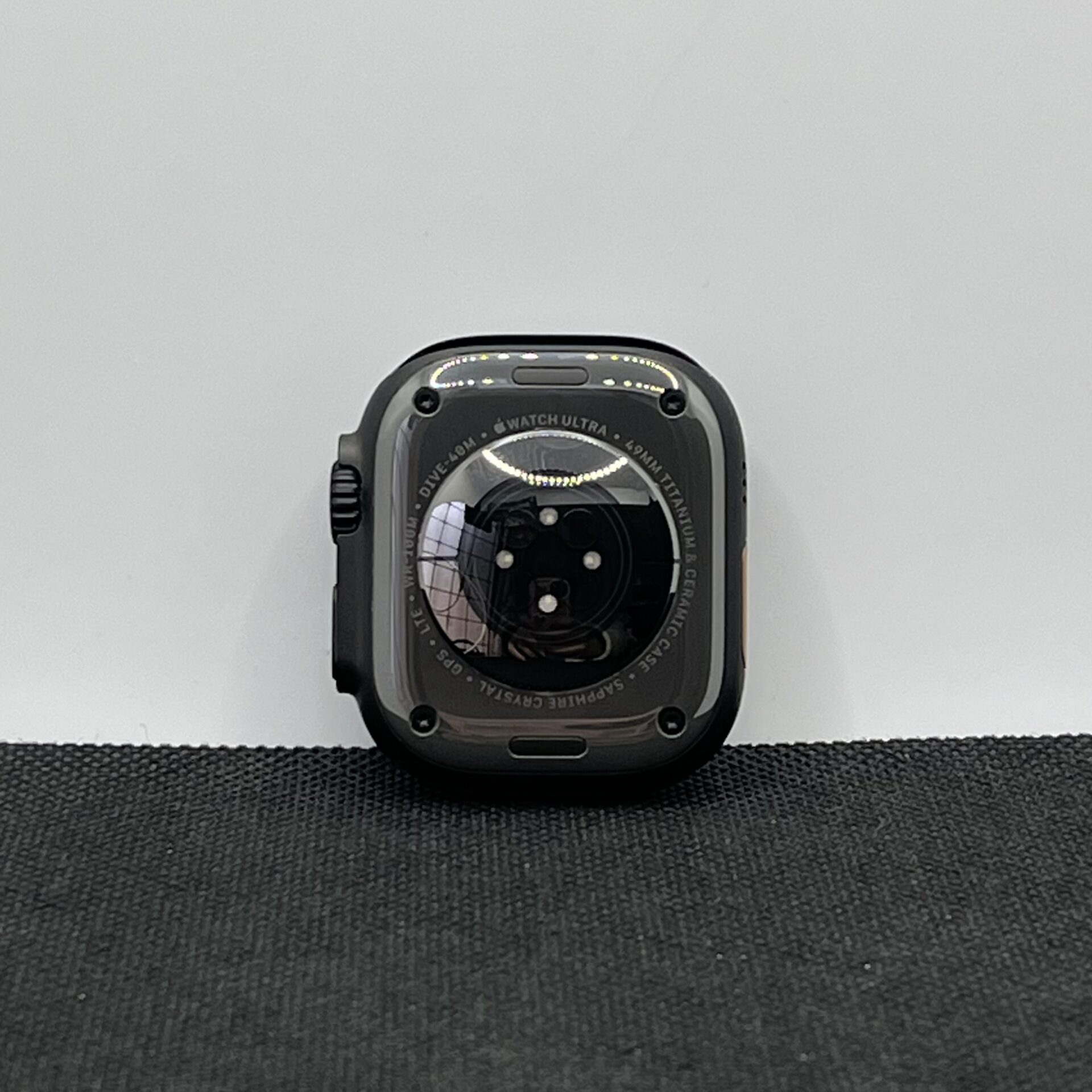 Apple Watch Ultra 2 LTE 49mm Black Titanium (Condition: Excellent) - Image 3