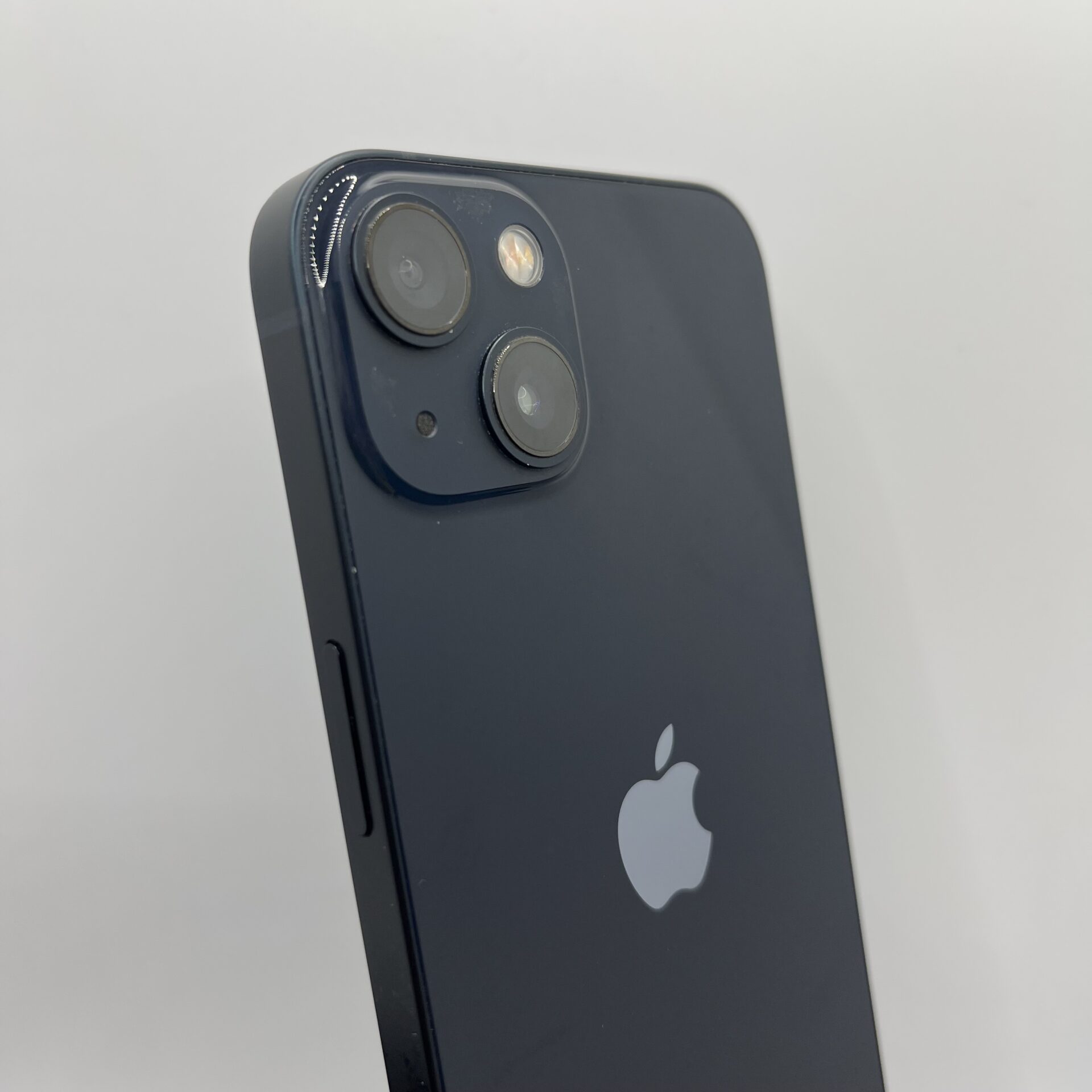 Apple iPhone 13 128GB Midnight (Condition: Good) - Image 8