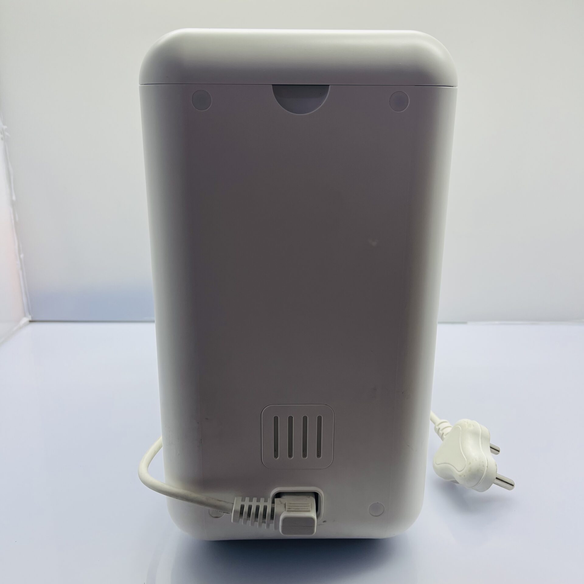 Smeg BCC02WHMSA Automatic Coffee Machine White (Condition: Good) - Image 6