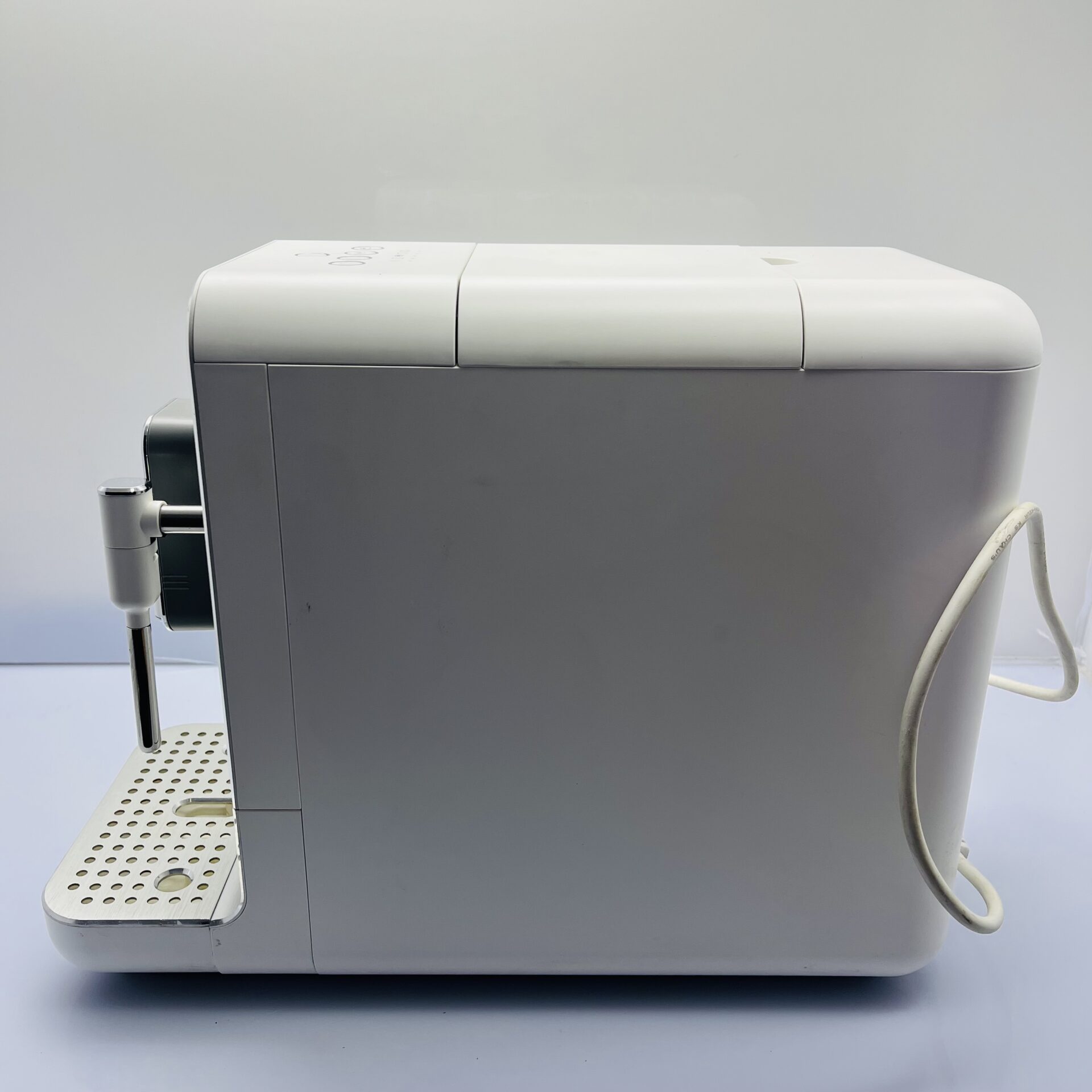 Smeg BCC02WHMSA Automatic Coffee Machine White (Condition: Good) - Image 8