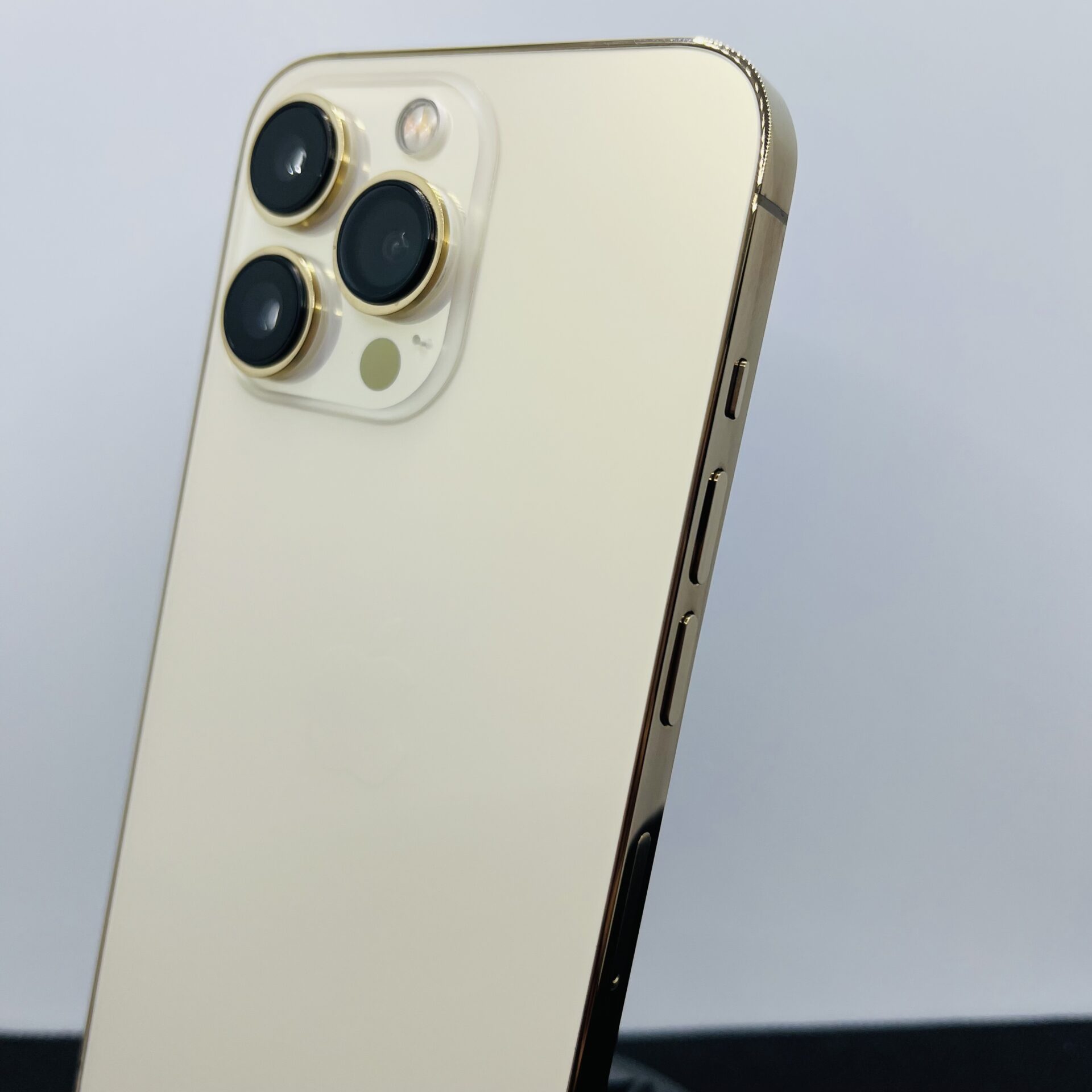 Apple iPhone 13 Pro 256GB Gold - No NFC (Condition: Good) - Image 10