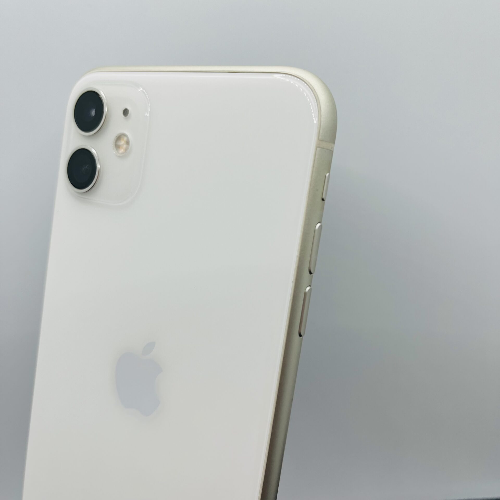 Apple iPhone 11 64GB White (Condition: Good) - Image 10