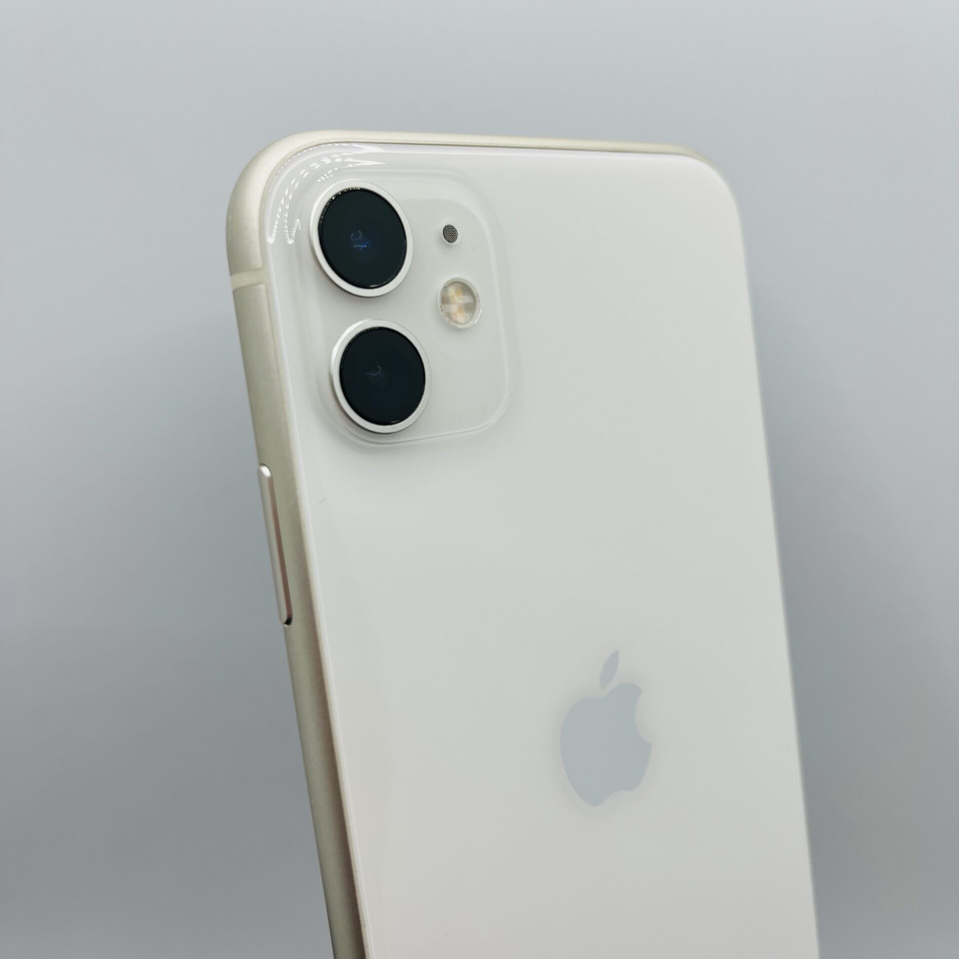 Apple iPhone 11 64GB White (Condition: Good) - Image 8