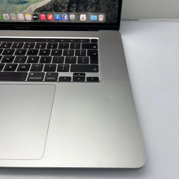Apple MacBook Pro 16-Inch 