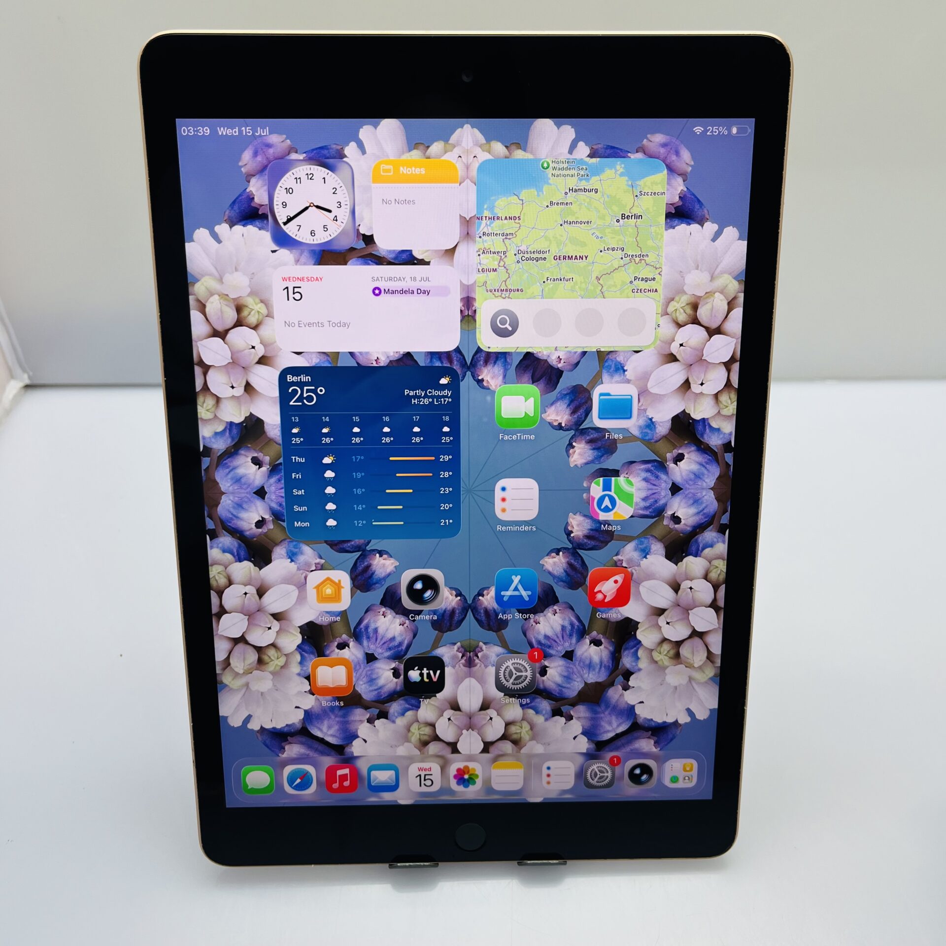Apple iPad 10.2" 8th Gen 32GB (WiFi Only) Gold - Touch ID Not Working (Condition: Good) - Image 2