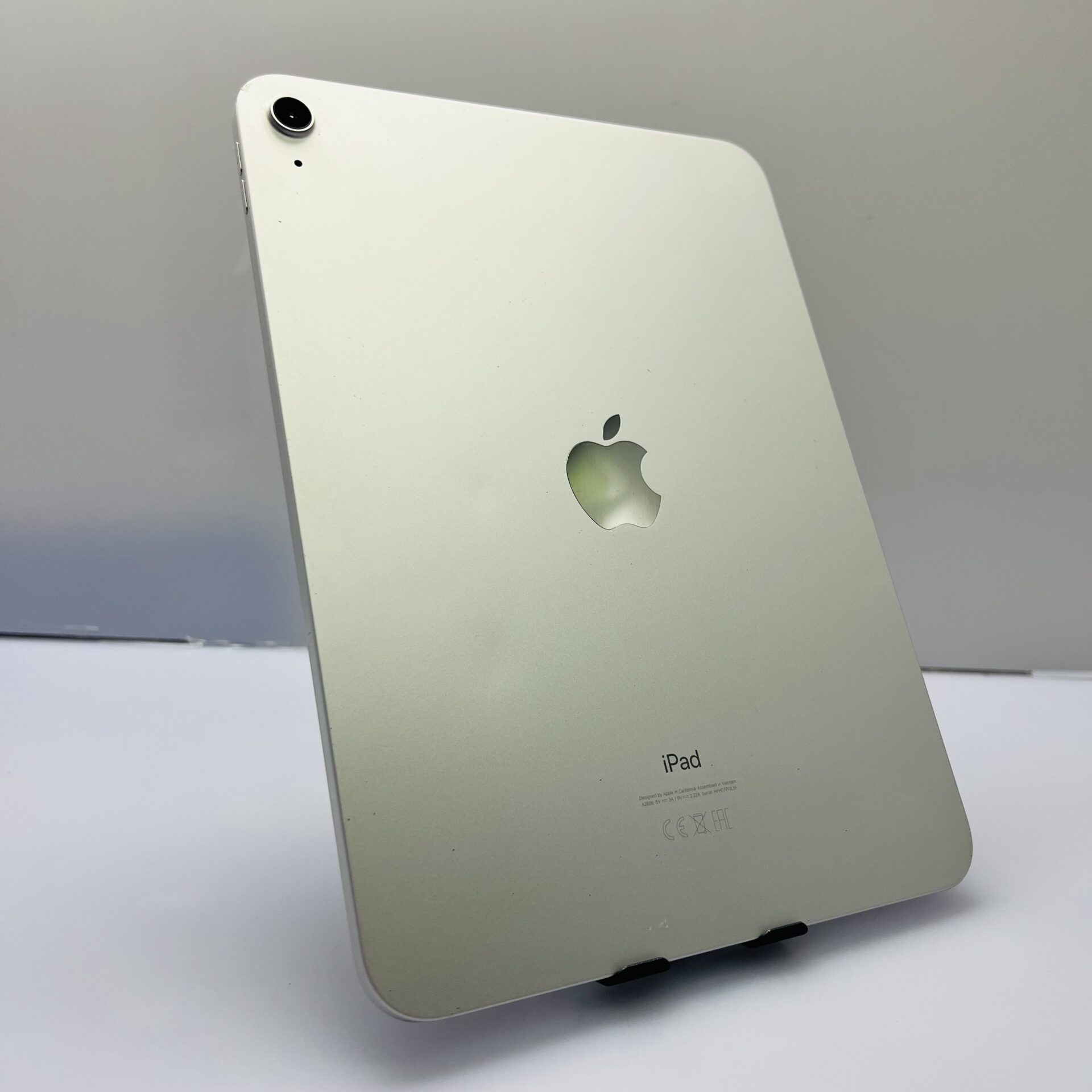 Apple iPad 10.9" 10th Gen (Wi-Fi Only) 256GB Silver - Bright Spot (Condition: Good) - Image 8