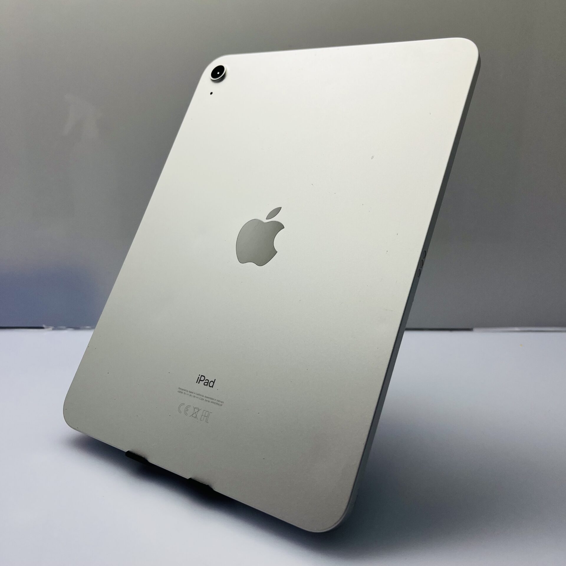 Apple iPad 10.9" 10th Gen (Wi-Fi Only) 256GB Silver - Bright Spot (Condition: Good) - Image 9