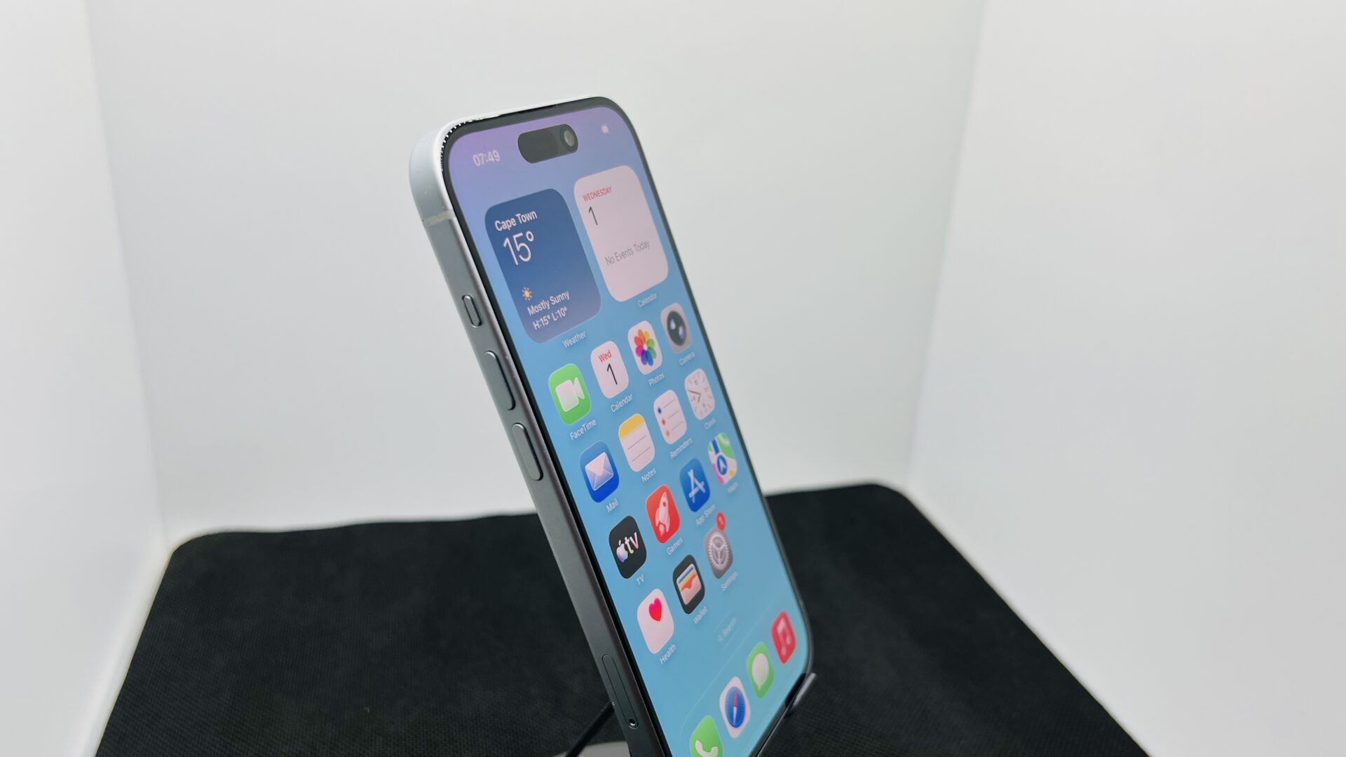Apple iPhone 15 128GB Blue (Condition: Good) - Image 4