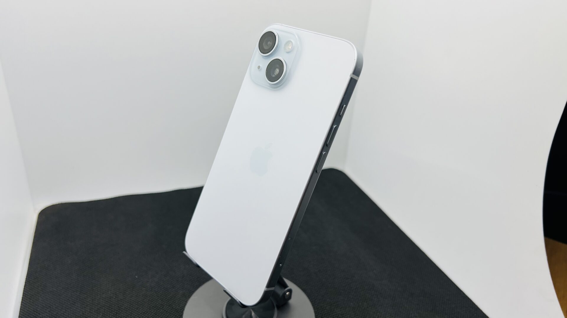 Apple iPhone 15 128GB Blue (Condition: Good) - Image 8