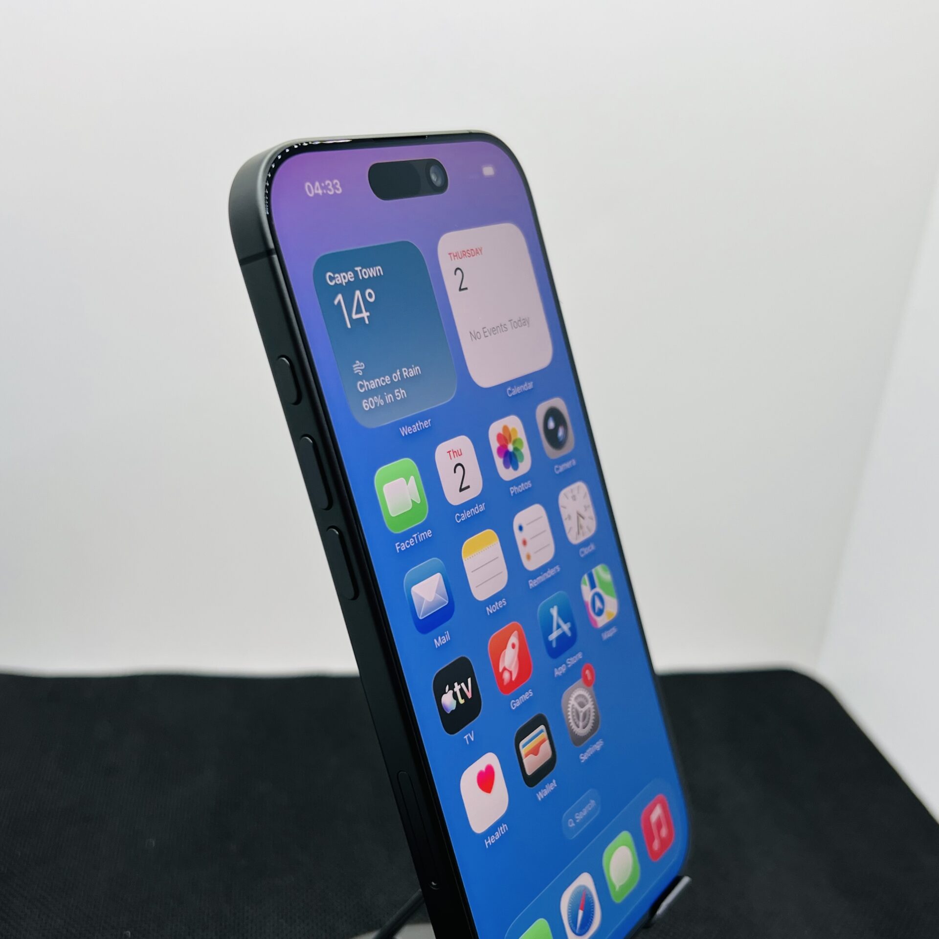 Apple iPhone 17 256GB Black (Condition: Pristine) - Image 4