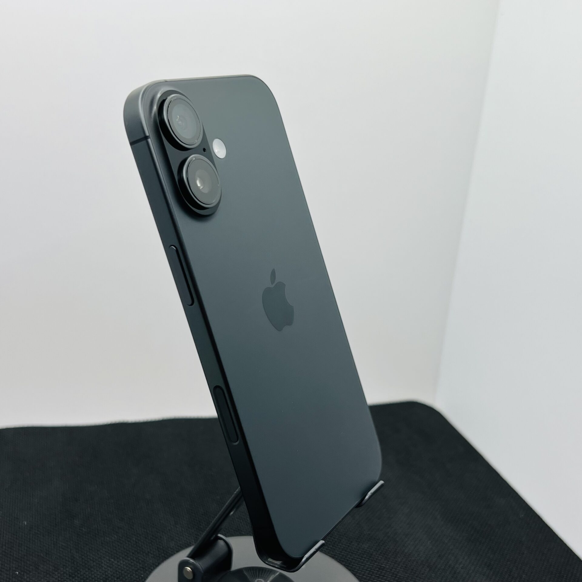 Apple iPhone 17 256GB Black (Condition: Pristine) - Image 10