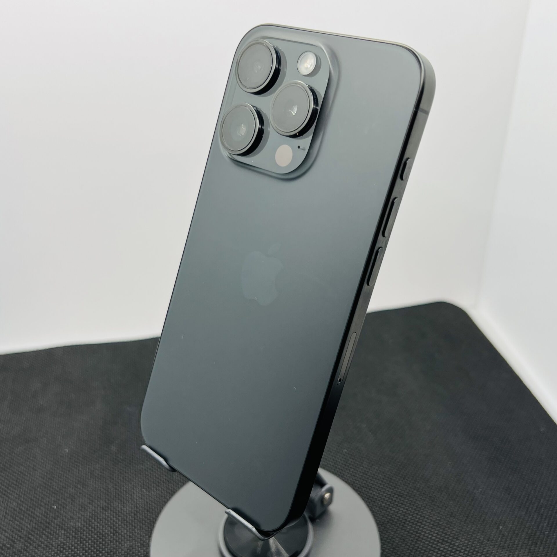 Apple iPhone 15 Pro 256GB Black Titanium (Condition: Good) - Image 9