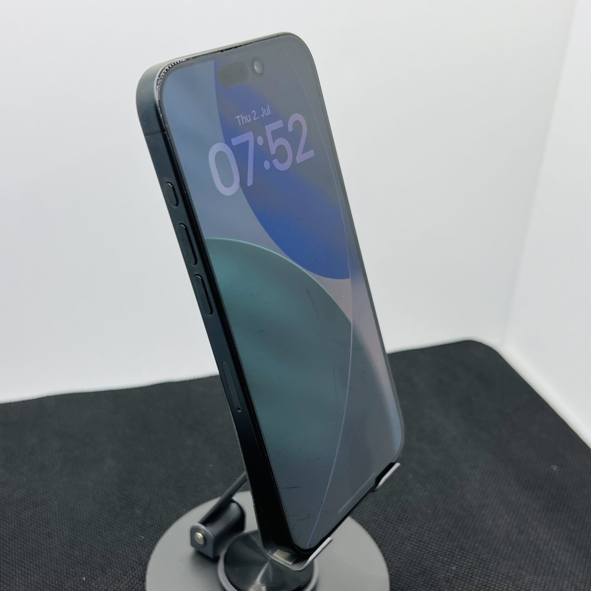 Apple iPhone 15 Pro 128GB Black Titanium (Condition: Good) - Image 7