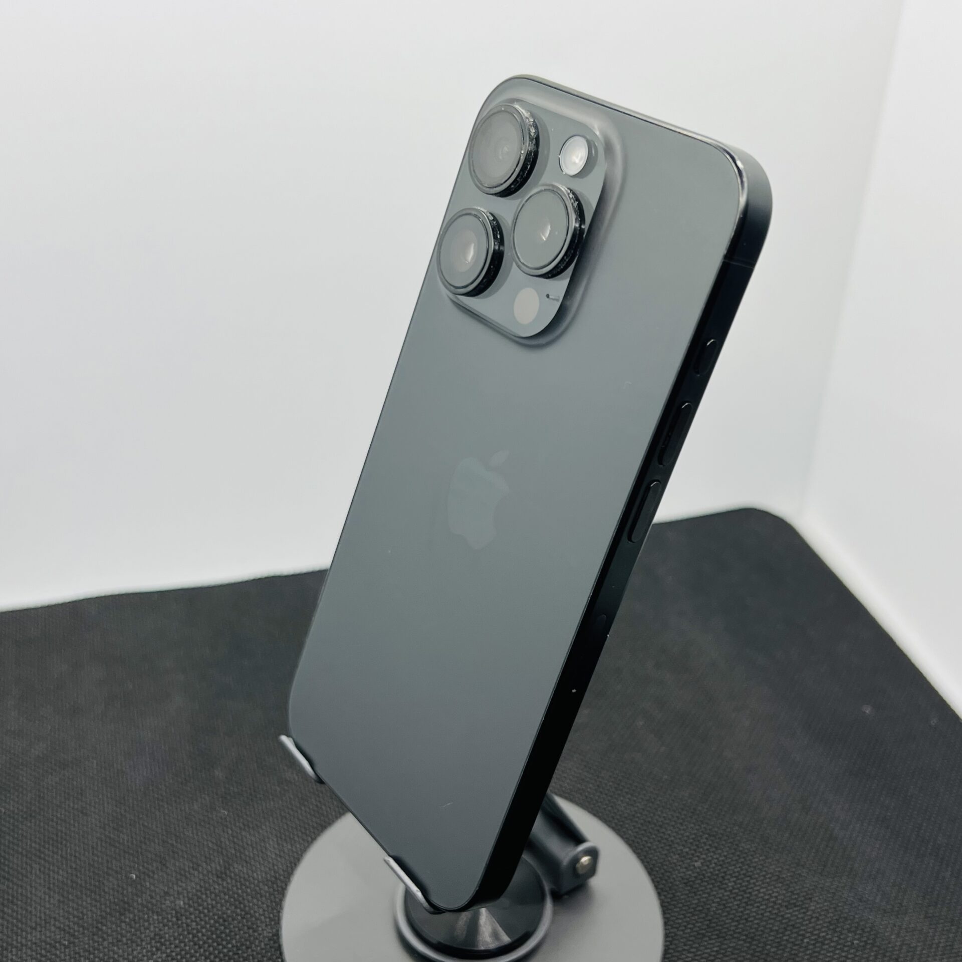 Apple iPhone 15 Pro 128GB Black Titanium (Condition: Good) - Image 8