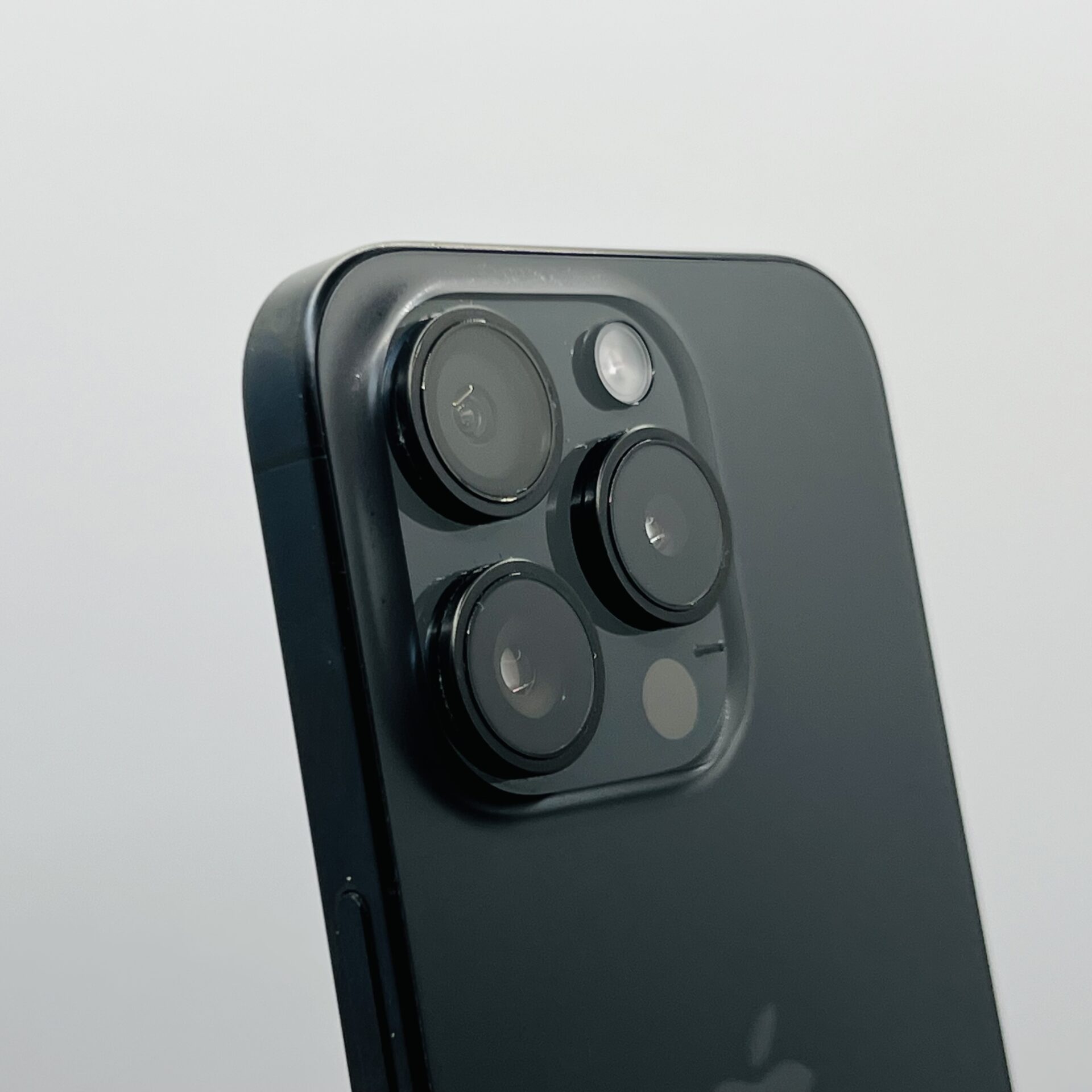 Apple iPhone 15 Pro 128GB Black Titanium (Condition: Good) - Image 10
