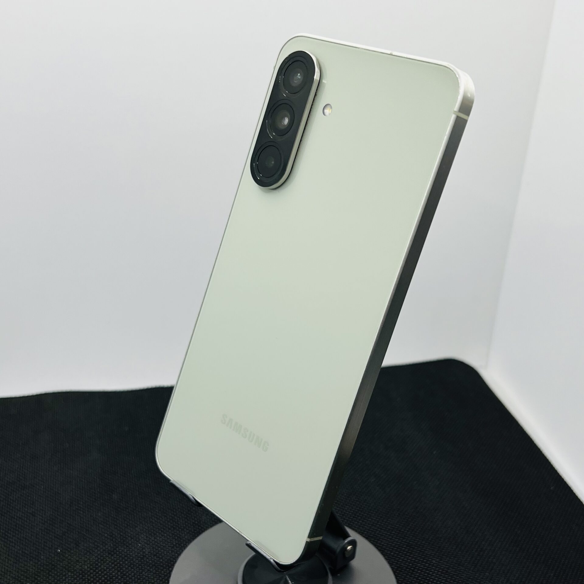 Samsung Galaxy A56 256GB Awesome Olive (Condition: Good) - Image 7