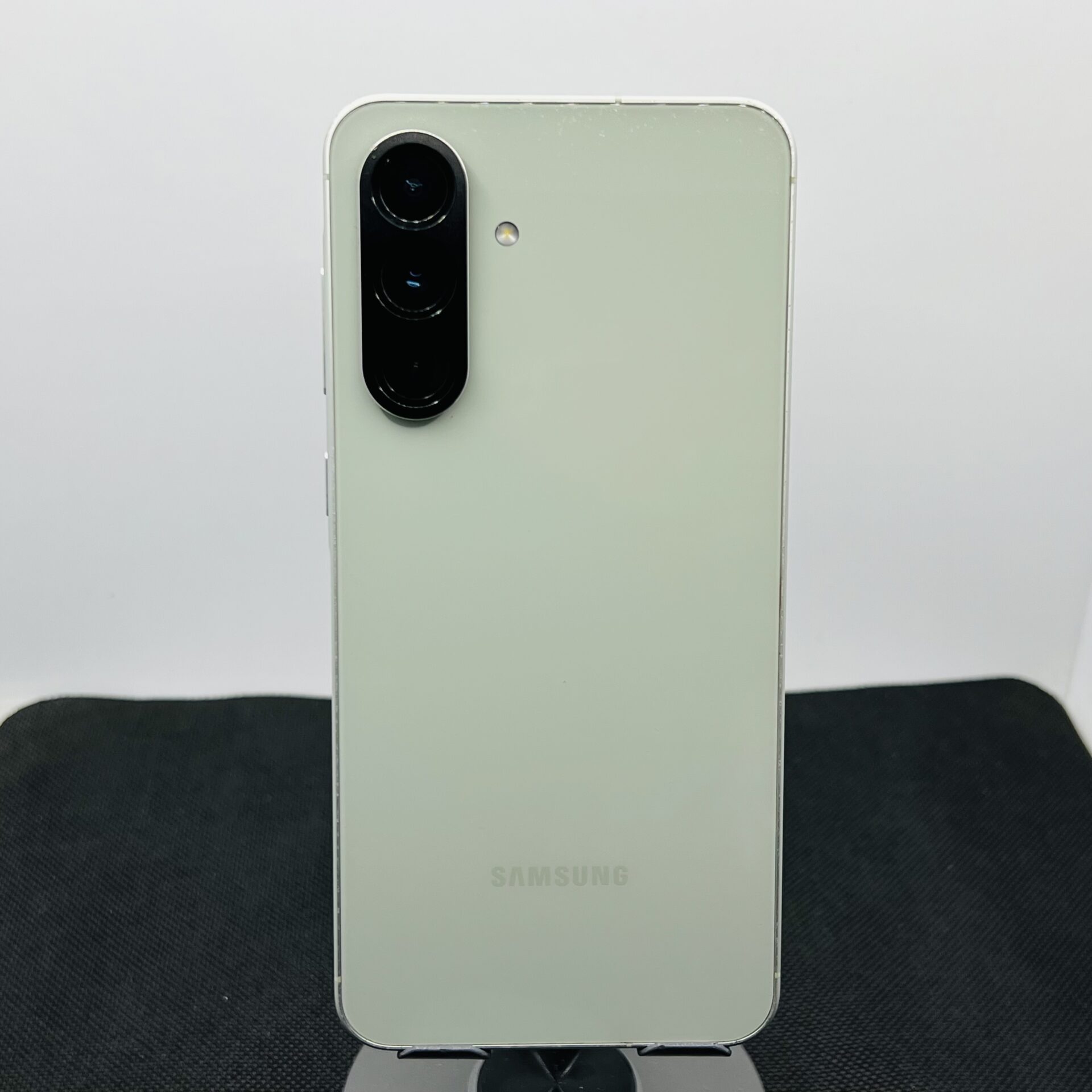 Samsung Galaxy A56 256GB Awesome Olive (Condition: Good) - Image 8