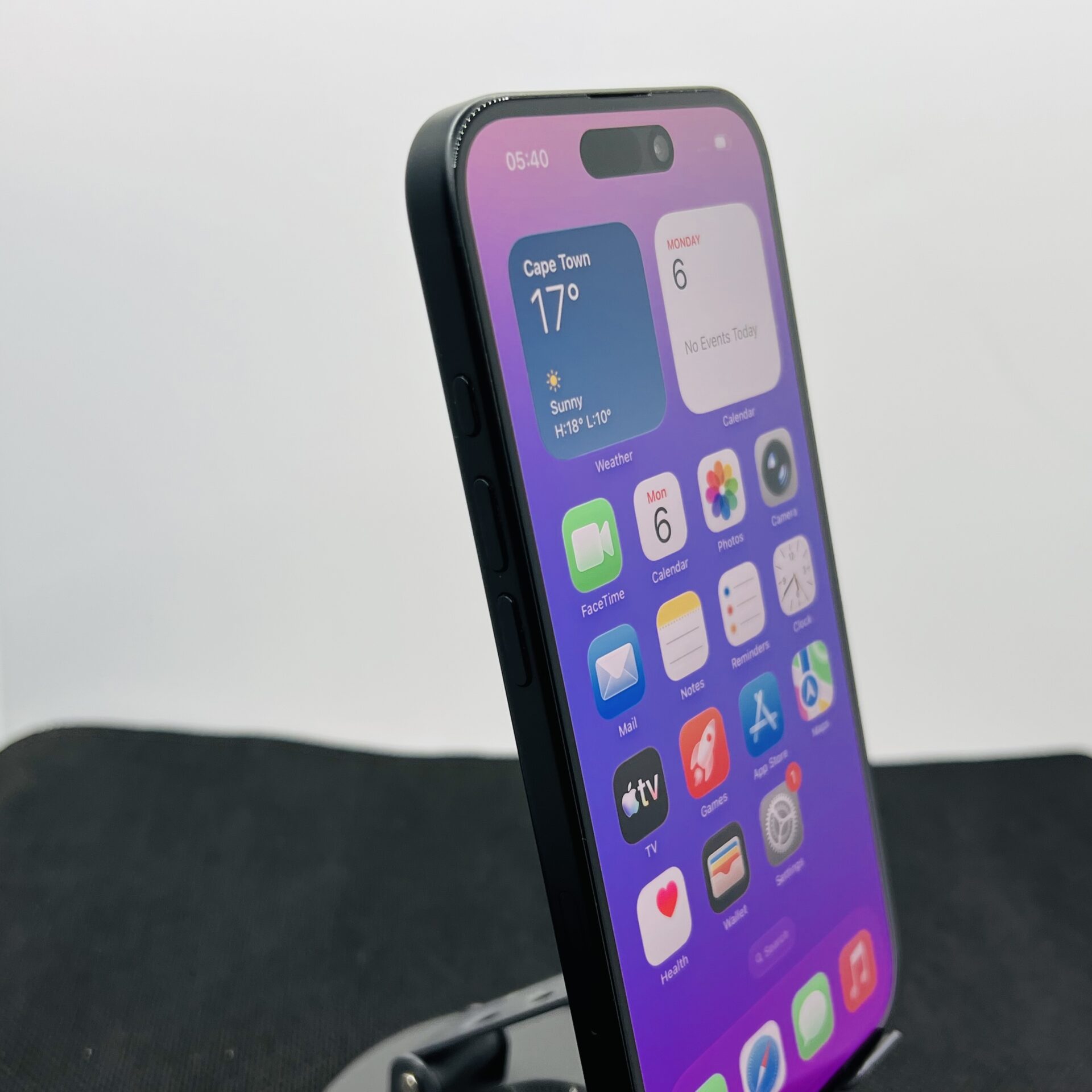 Apple iPhone 16 128GB Black (Condition: Excellent) - Image 4