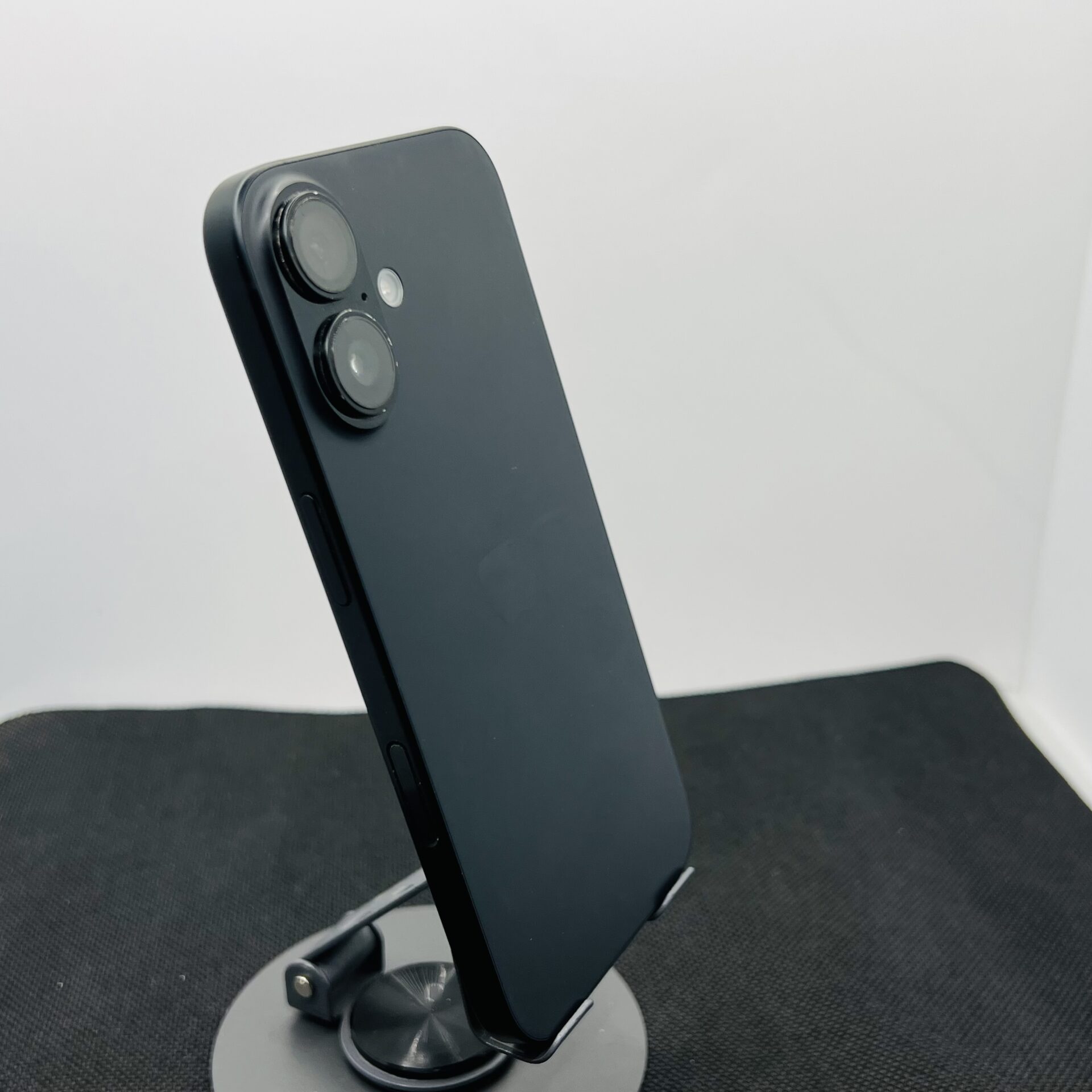 Apple iPhone 16 128GB Black (Condition: Excellent) - Image 9